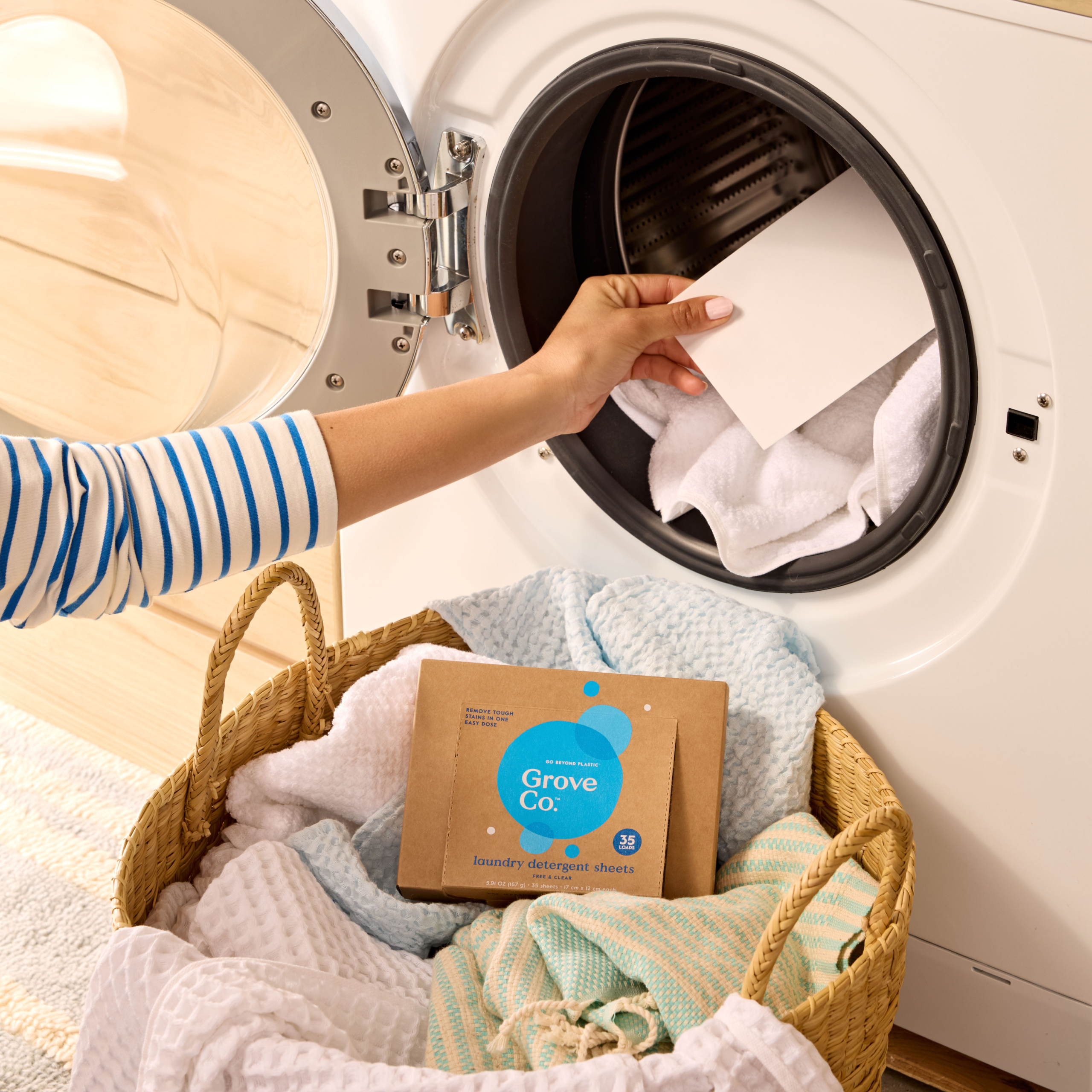 Grove_Co._2025_Laundry_Sheets_FC_PDP04_Use_1.png