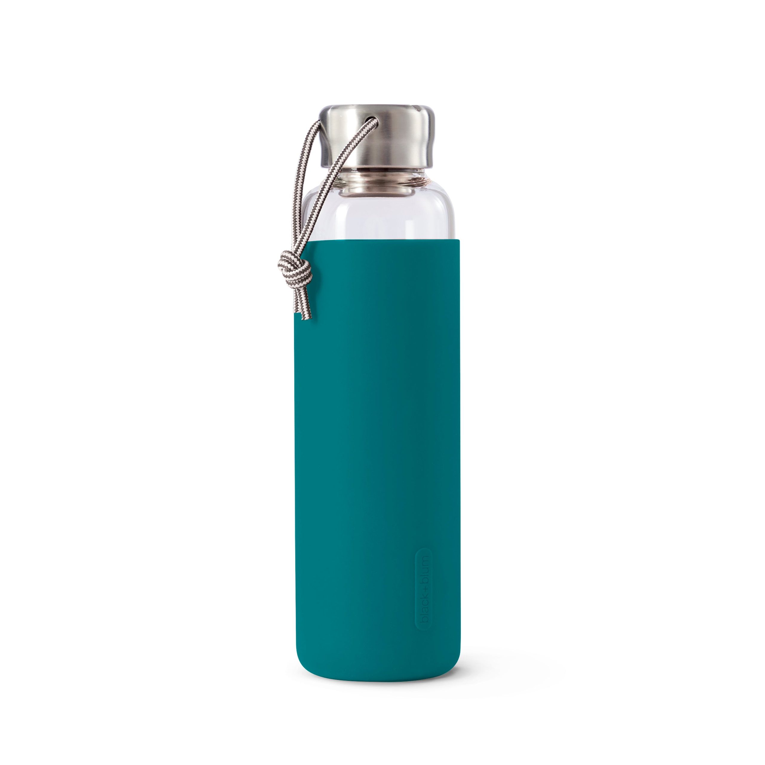 1_Blackandblum_glasswaterbottle_ocean_front.jpg