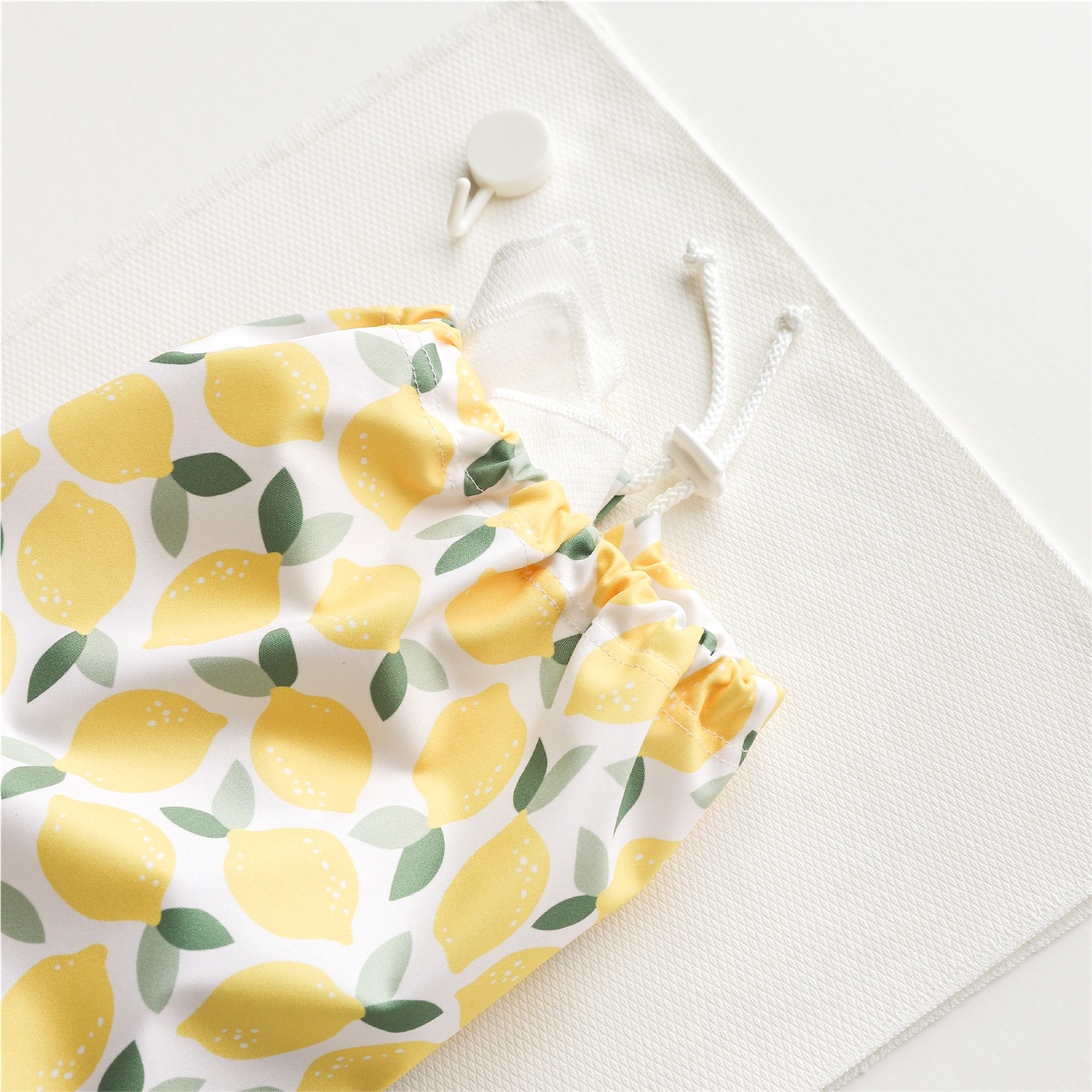 2.LemonsPapertowelLifestyle.png