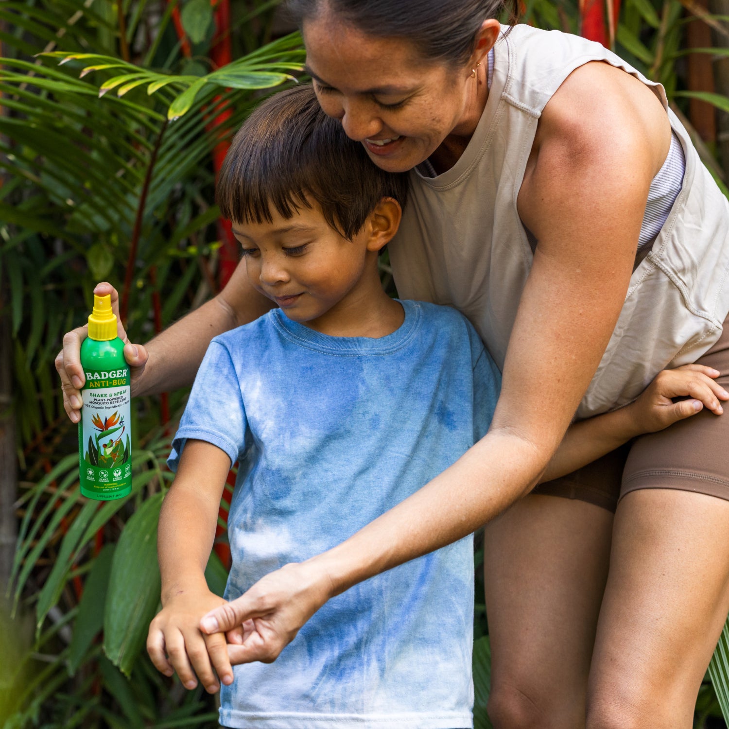 Badger-Anti-bug-shake-spray-family-size-8oz-Lifestyle-1.jpg