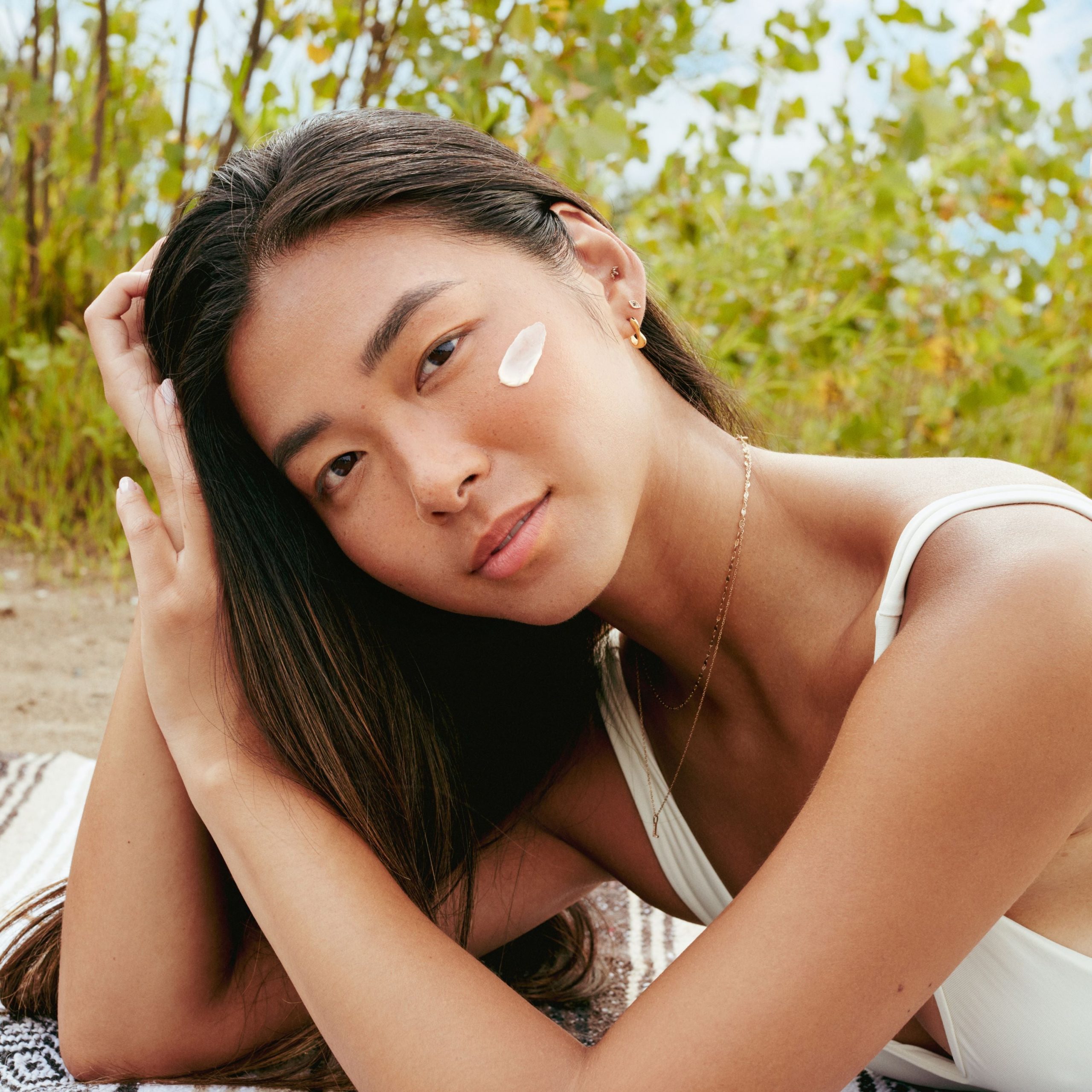 DreamBio-Retinol_ShoreaButterRejuvenatingCream_628110639462_Model.jpg
