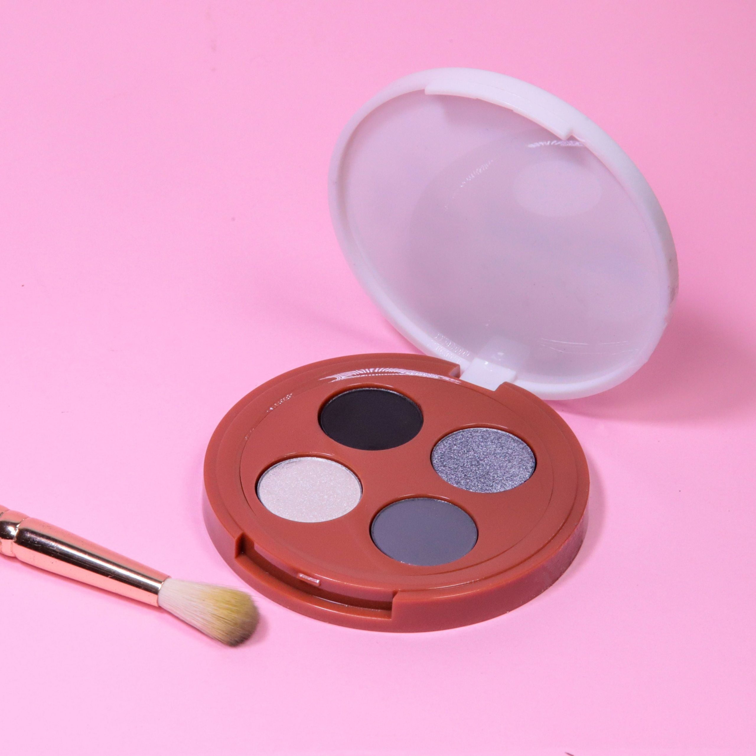 EFF_EYESHADOWPALETTE_VANILLALATTE_LIFESTYLE2.jpg