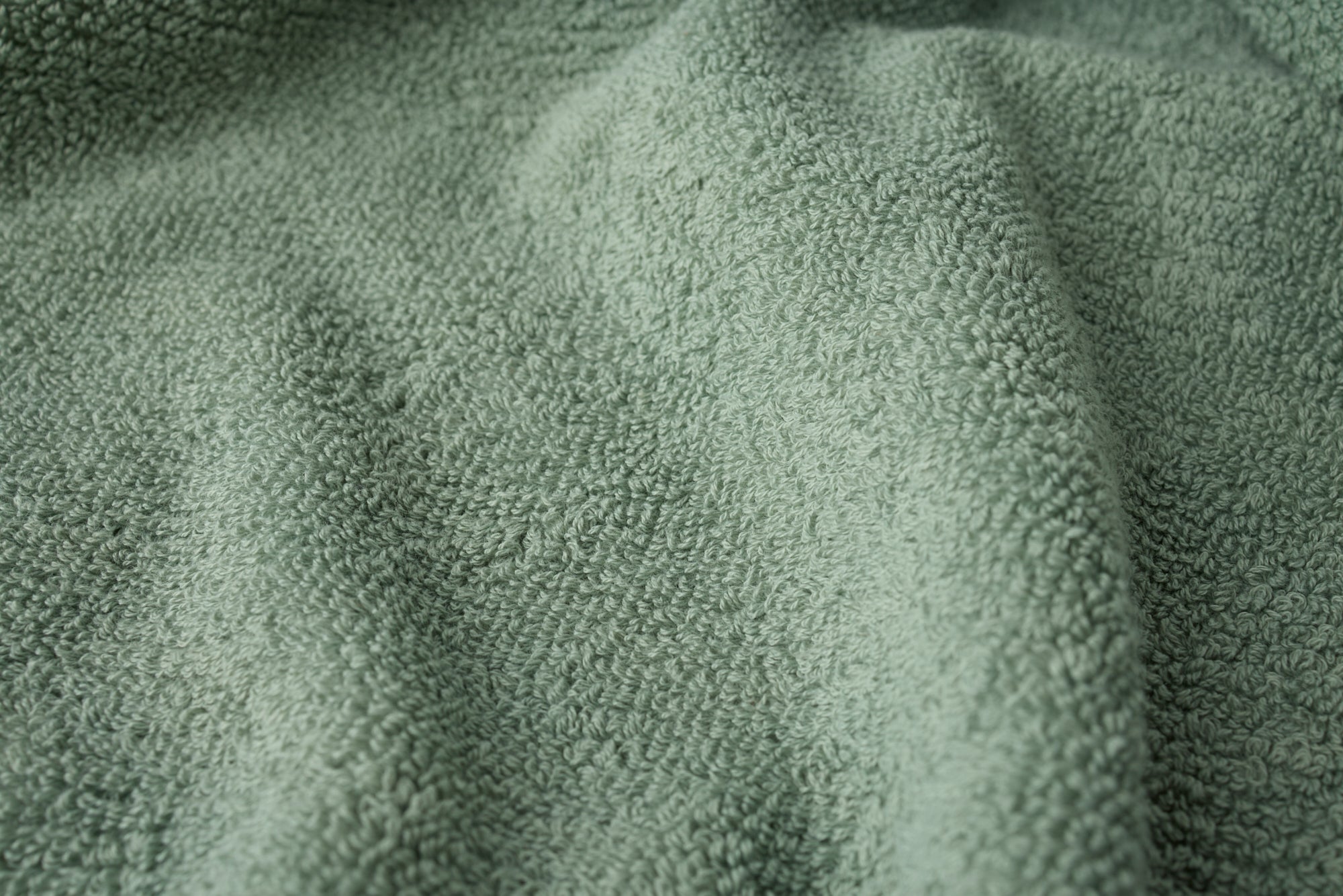 FA24_AirWeightOrganic_BathSheet_Sage_B_2978_6e7de2da-9791-4caf-bc85-8b5f1be130e3.jpg