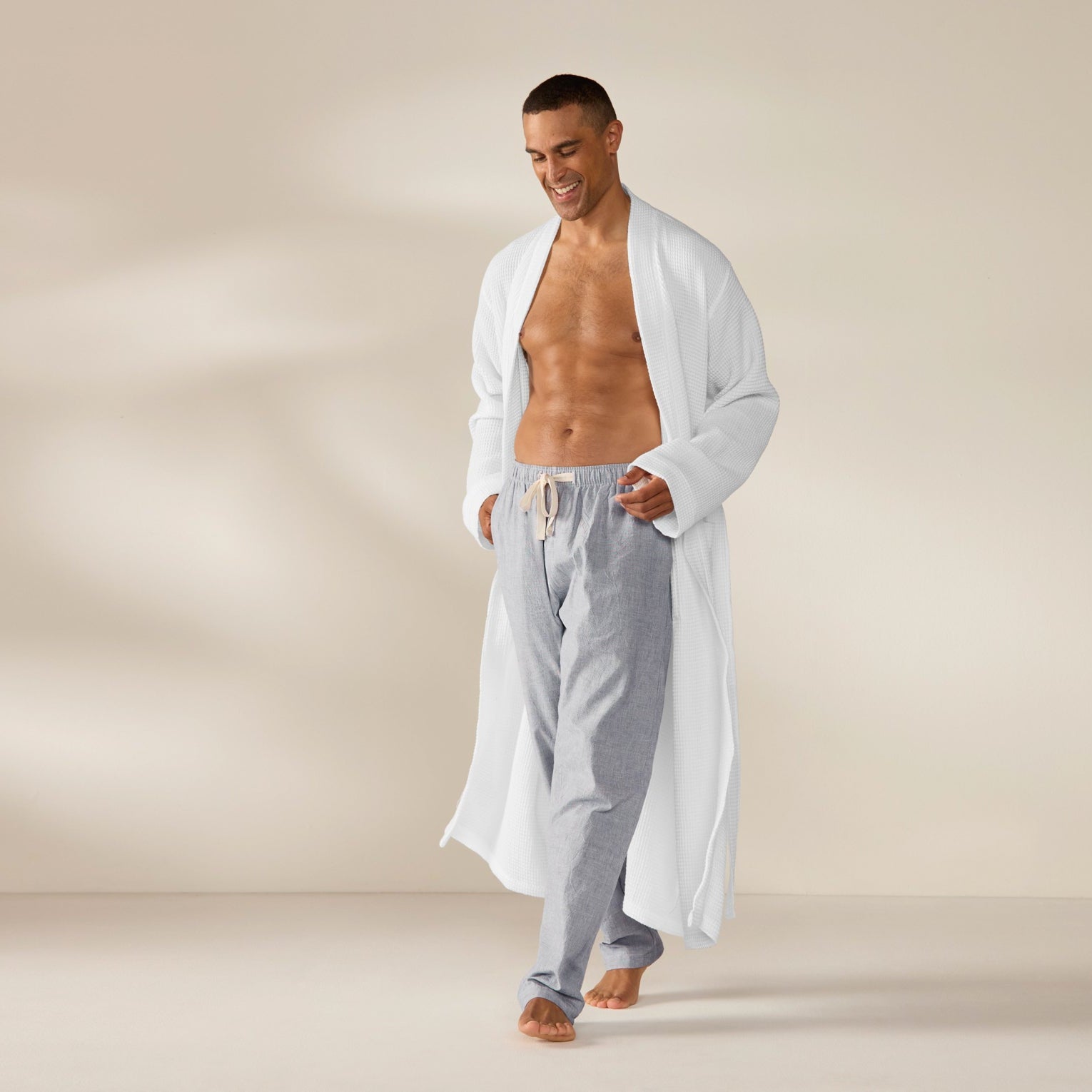 FA25_UnisexOrganicWaffle_Robe_AlpineWhite_M_836.jpg
