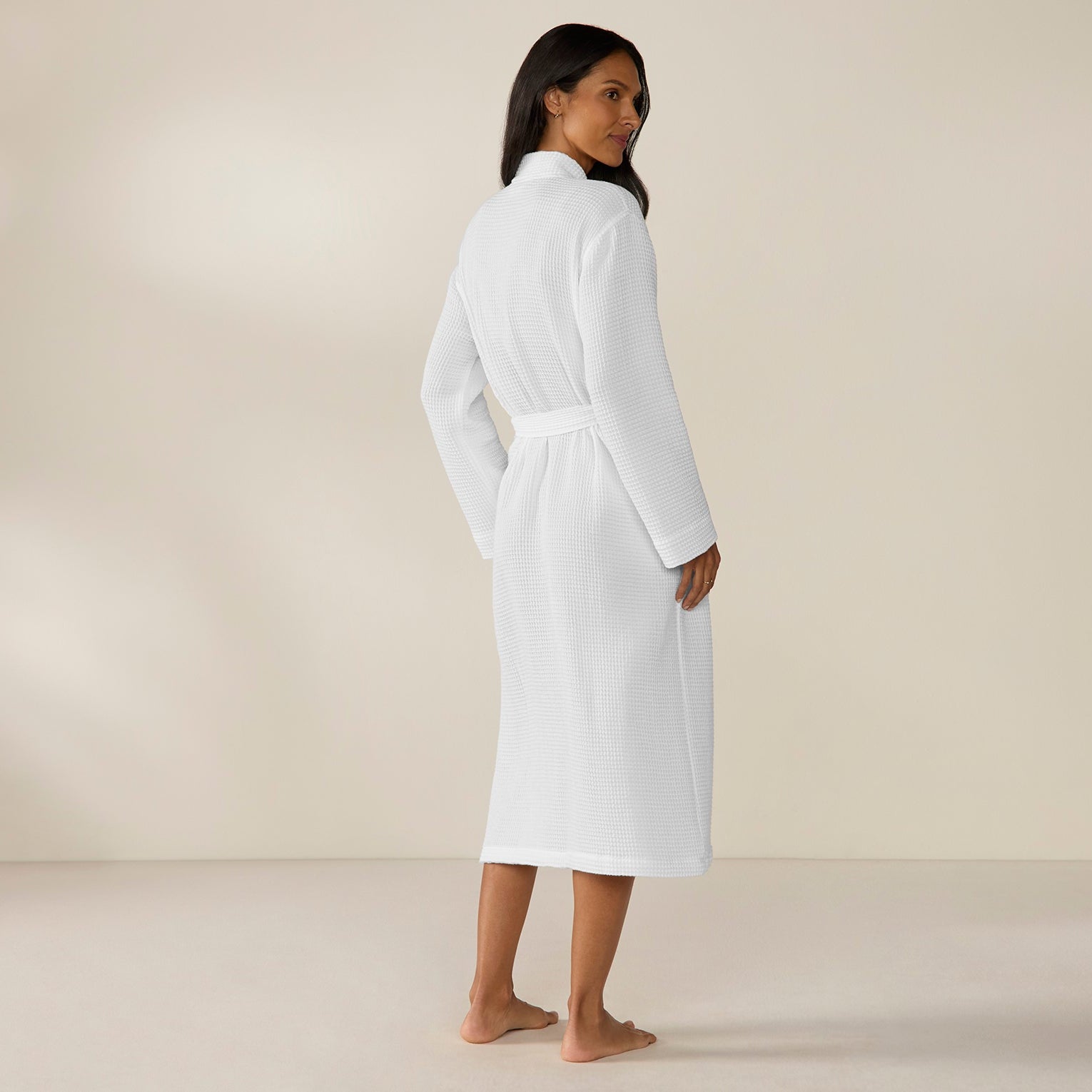FA25_UnisexOrganicWaffle_Robe_AlpineWhite_W_5045.jpg