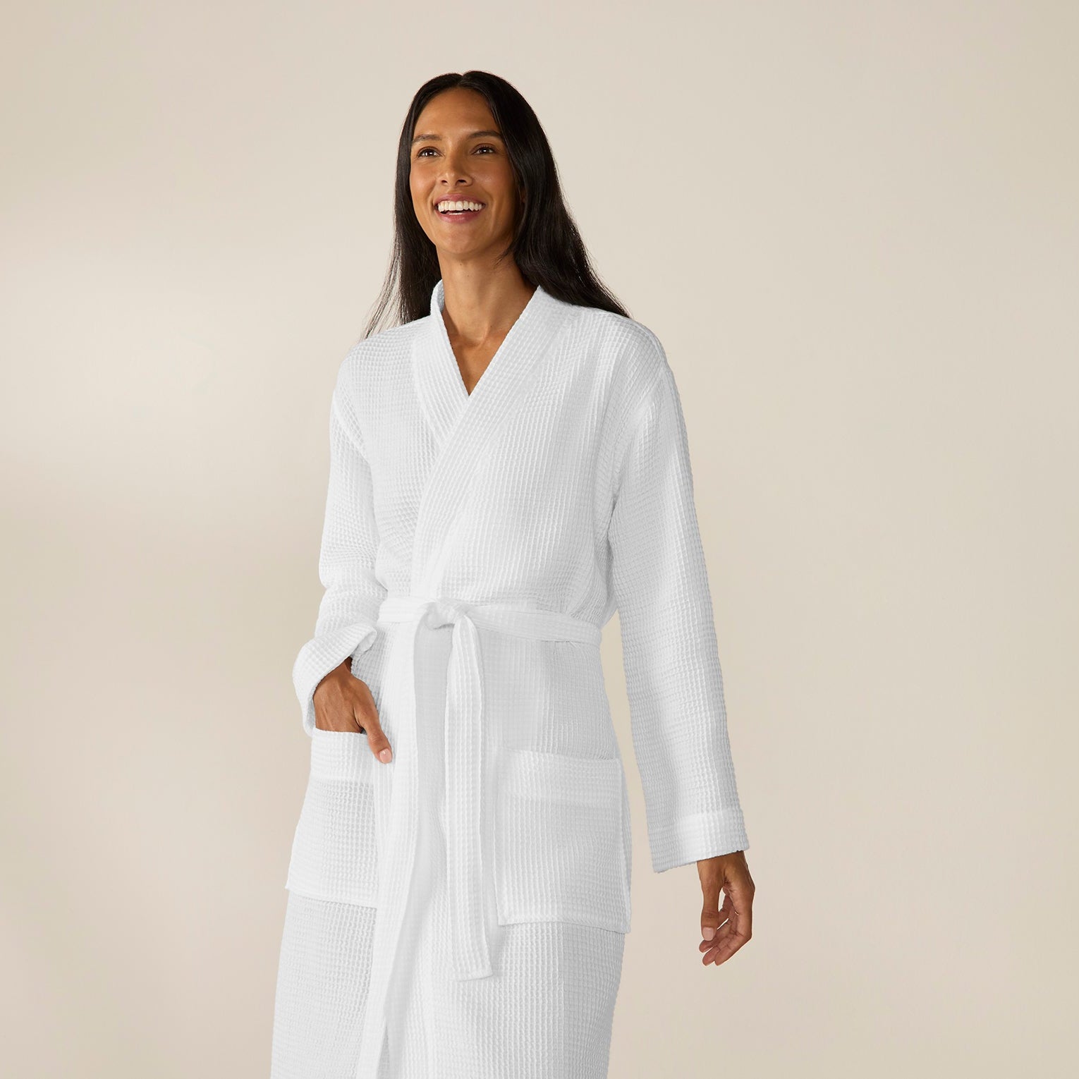 FA25_UnisexOrganicWaffle_Robe_AlpineWhite_W_5058.jpg