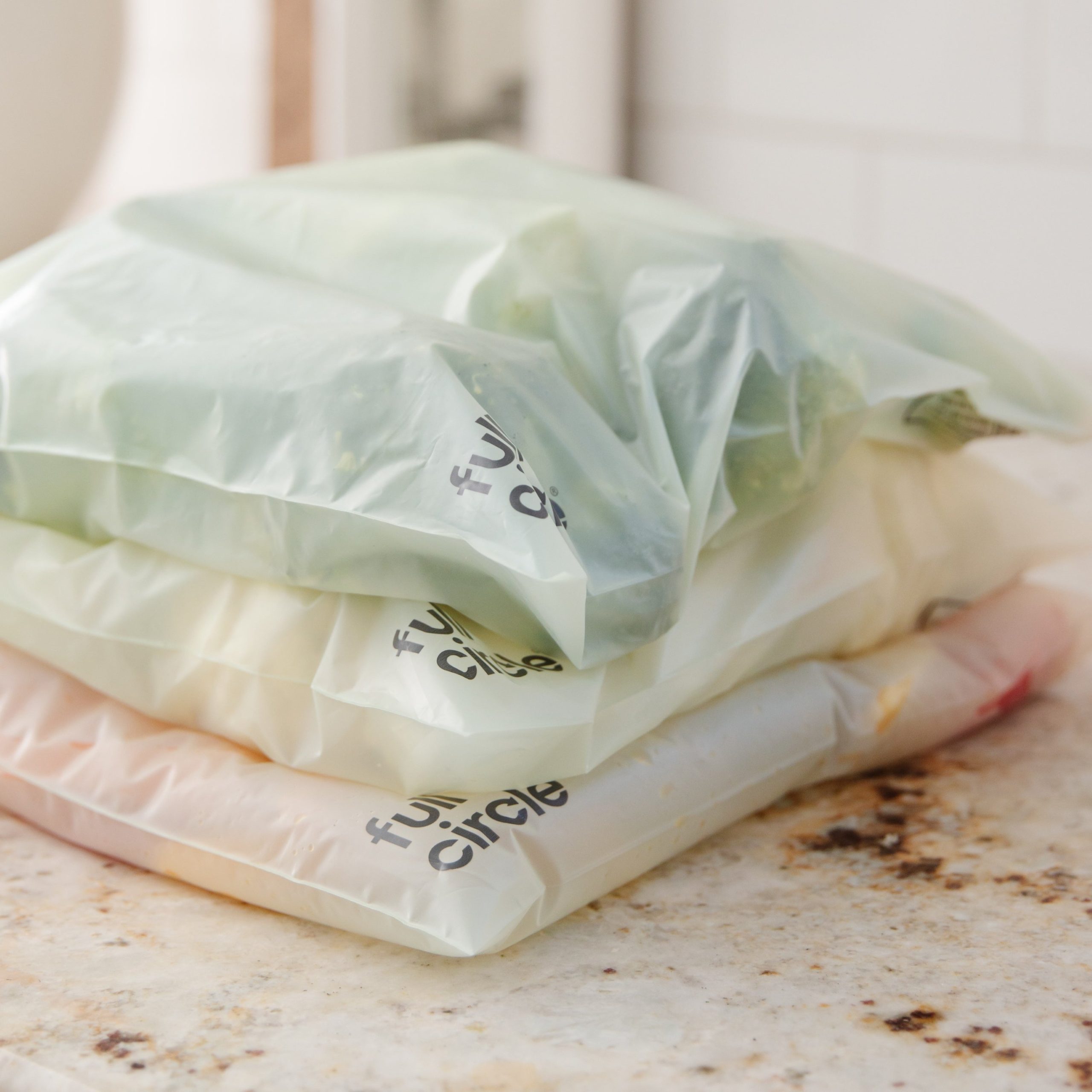 FC24814_CompostableZipperGallonBags_LS_C.jpg