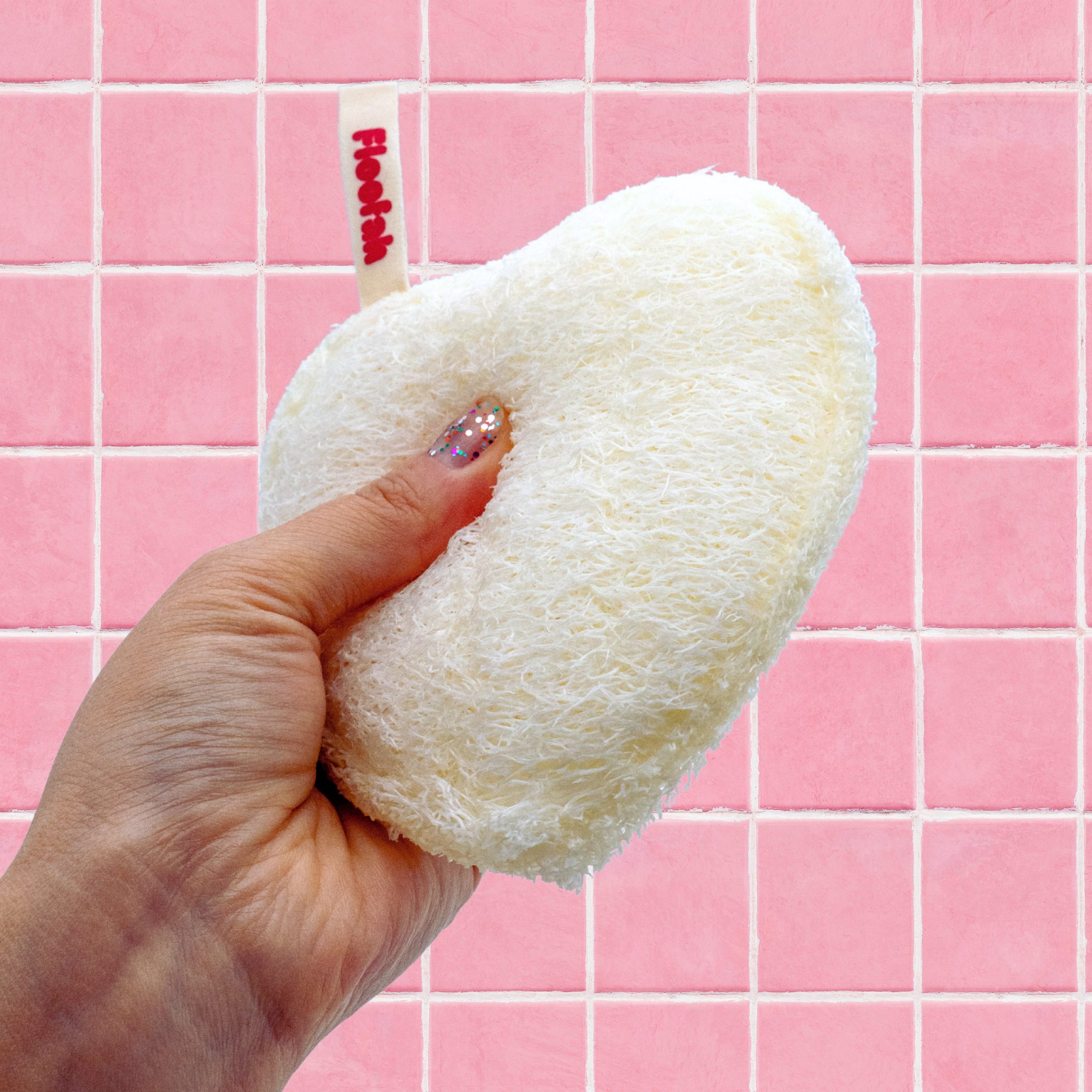 Floofah_Exfoliating_Loofah_Heart_3_Closeup.jpg