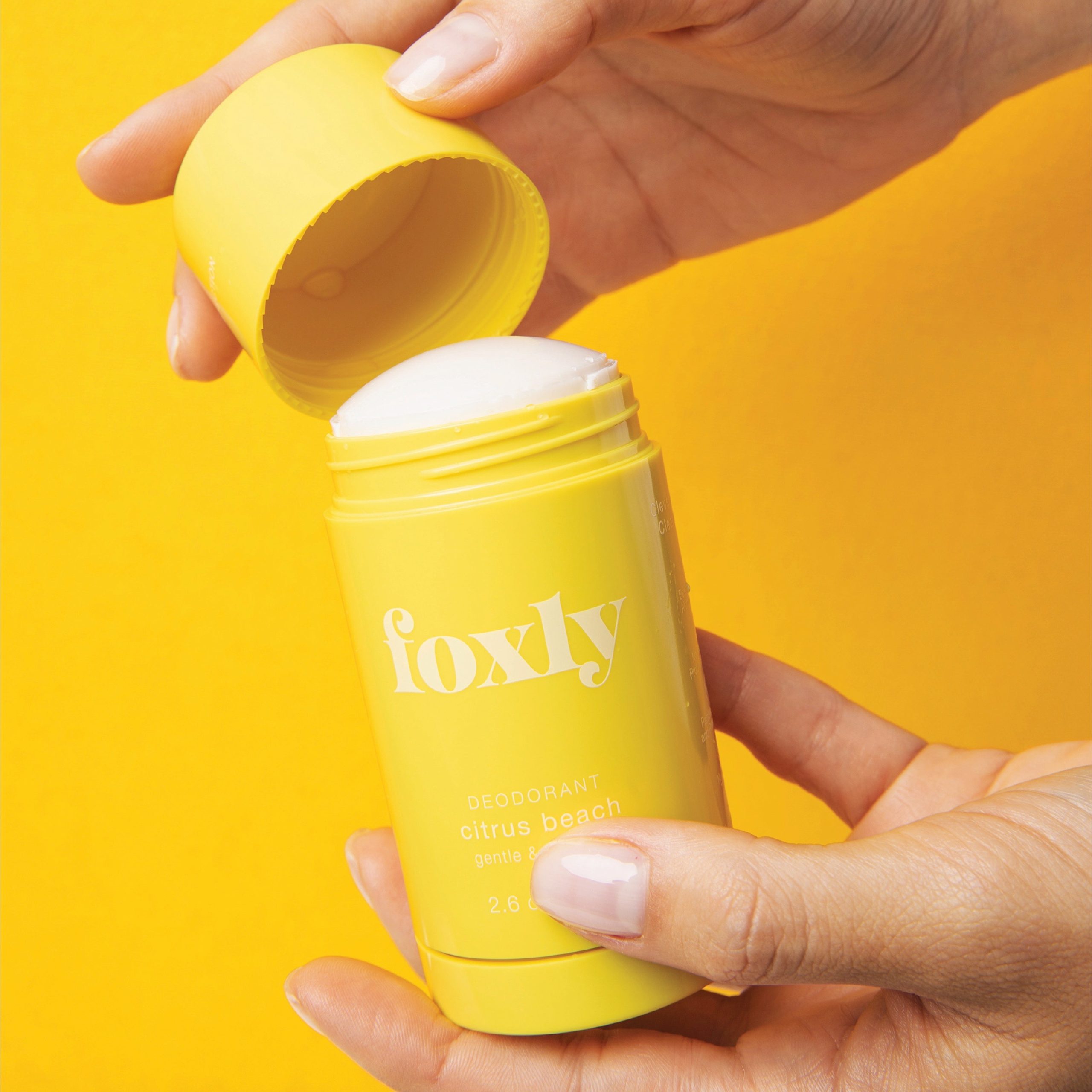 Foxly_Deodorant_CitrusBeach_Lifestyle.jpg