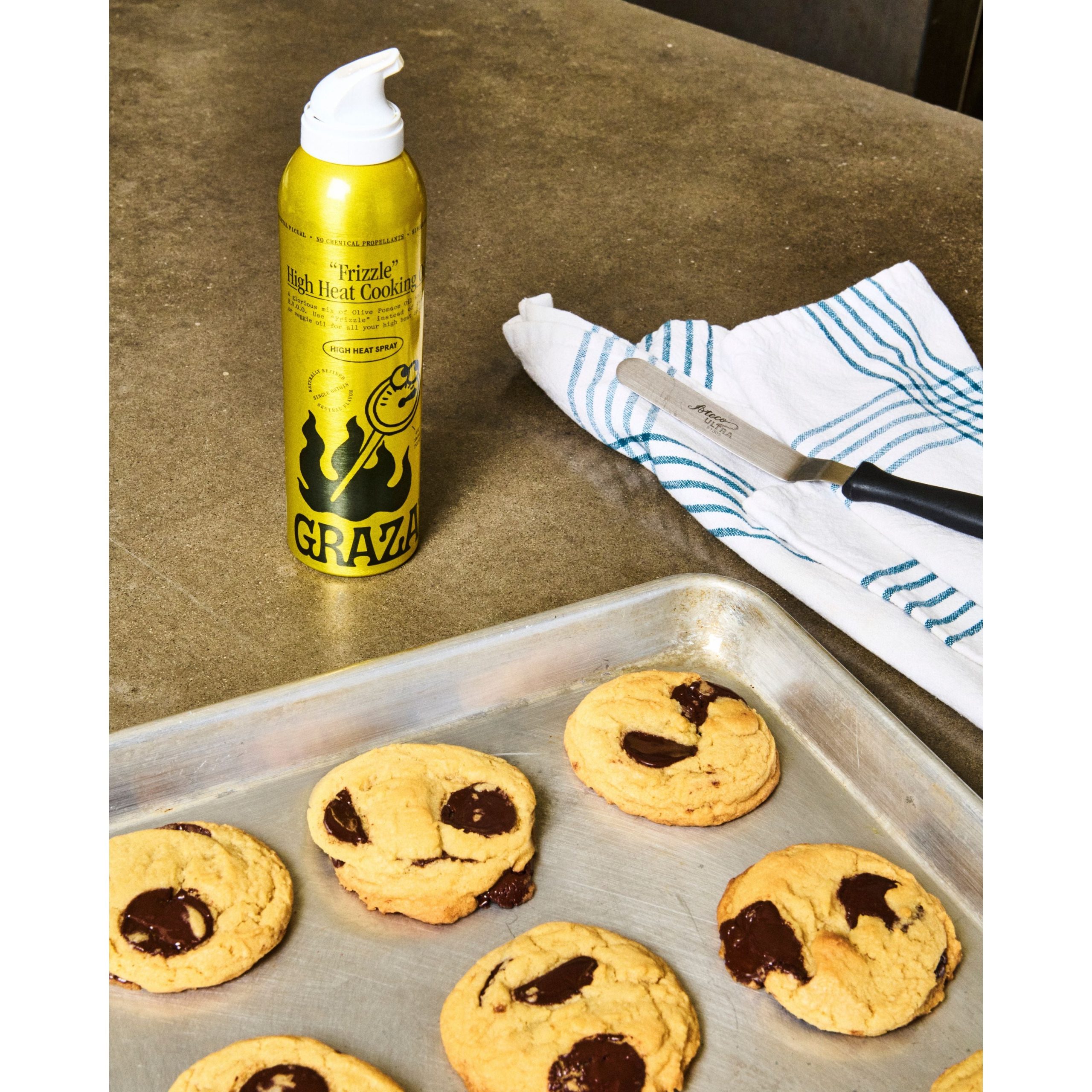 Graza_FrizzleSpray_Lifestyle_2.jpg