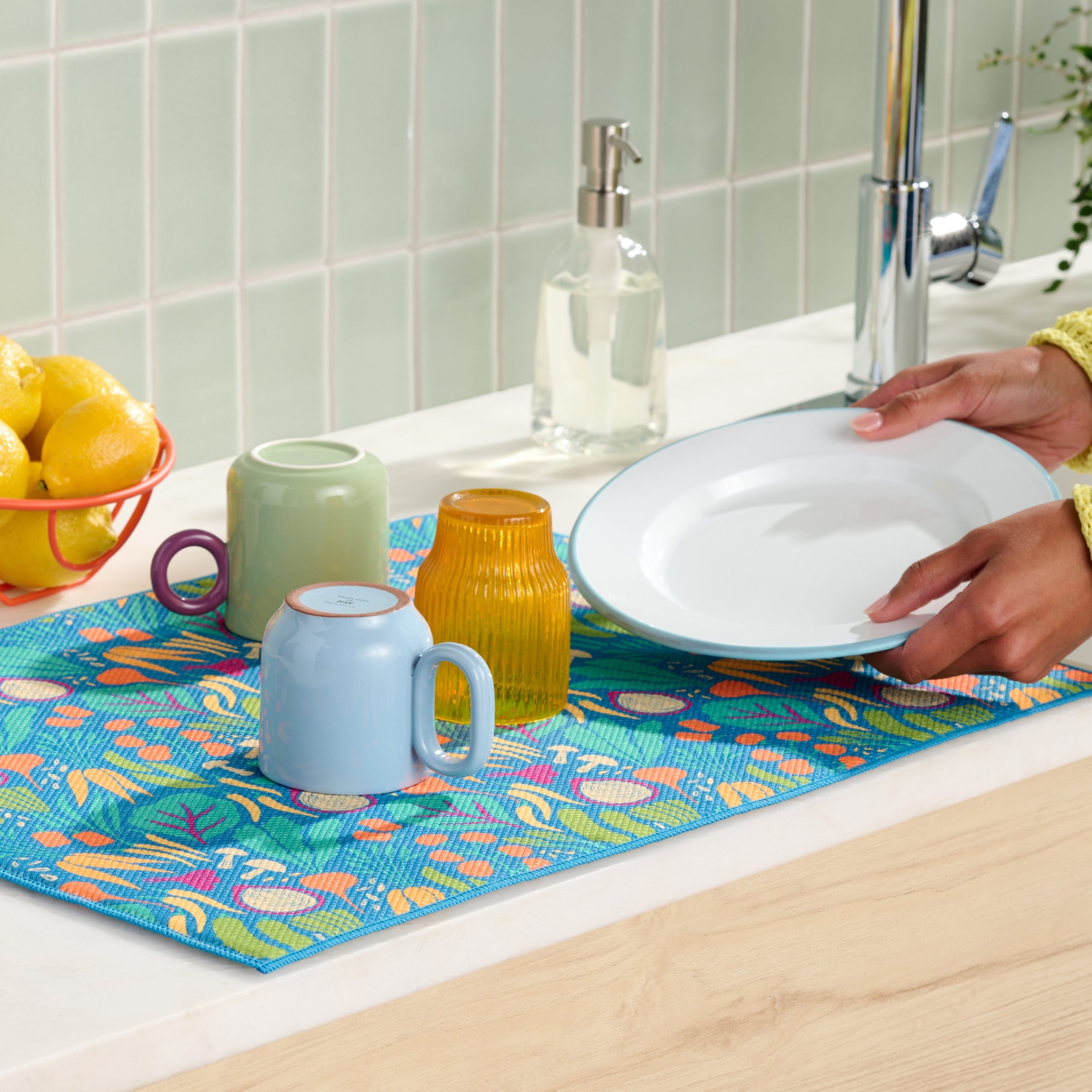 GroveCo.2025_Dish_Drying_Mat_PDP02_In-Use.jpg