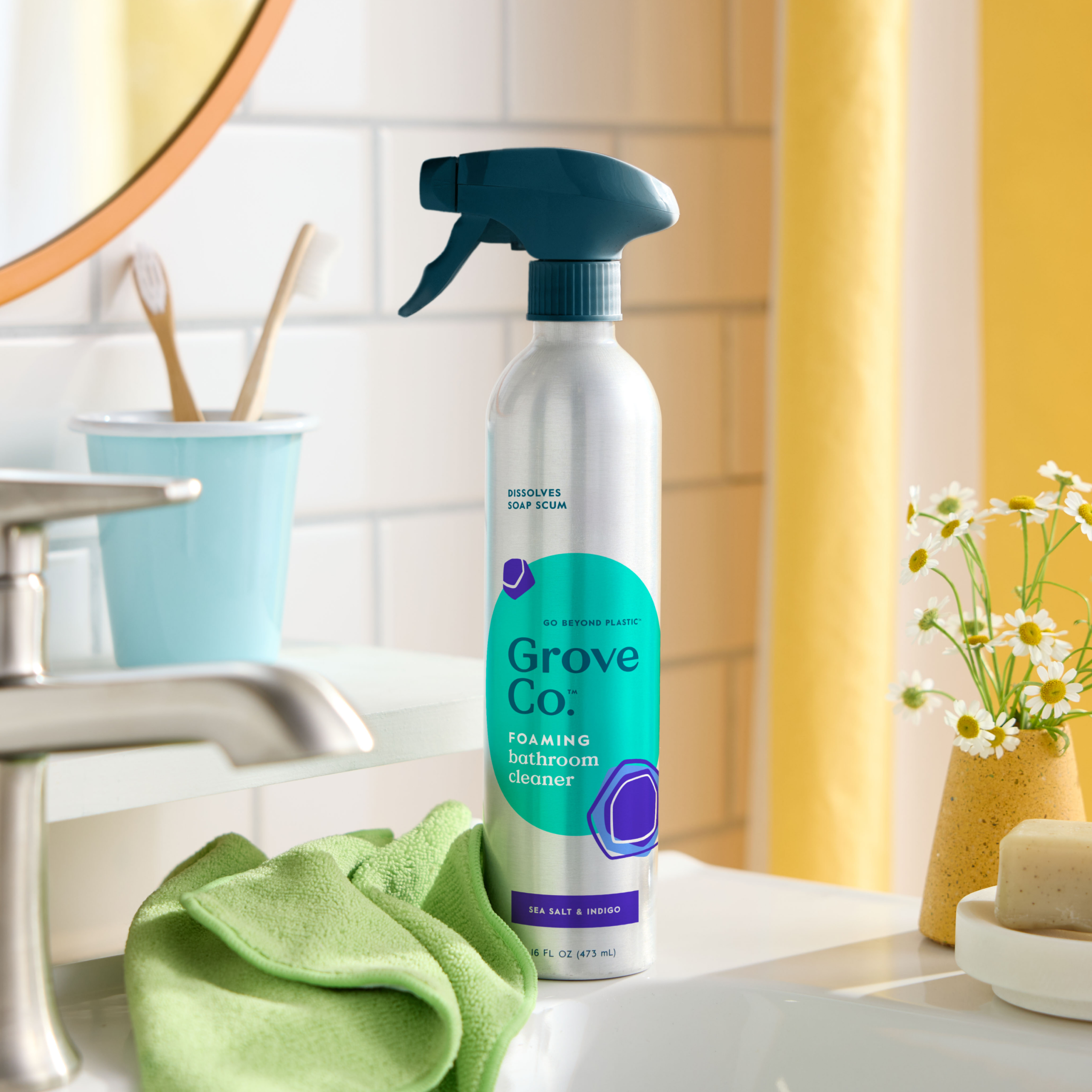 Grove_Co._2025_RTU_Foaming_Bathroom_Cleaner_SSI_PDP03_Sinkside.png