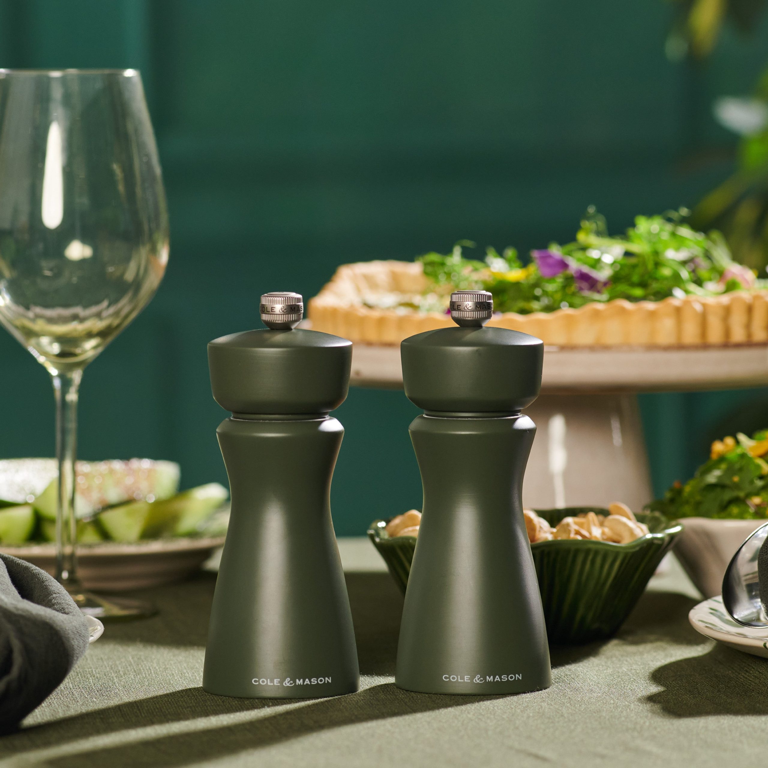 H243191_Kenton_Rosemary_Lifestyle.jpg