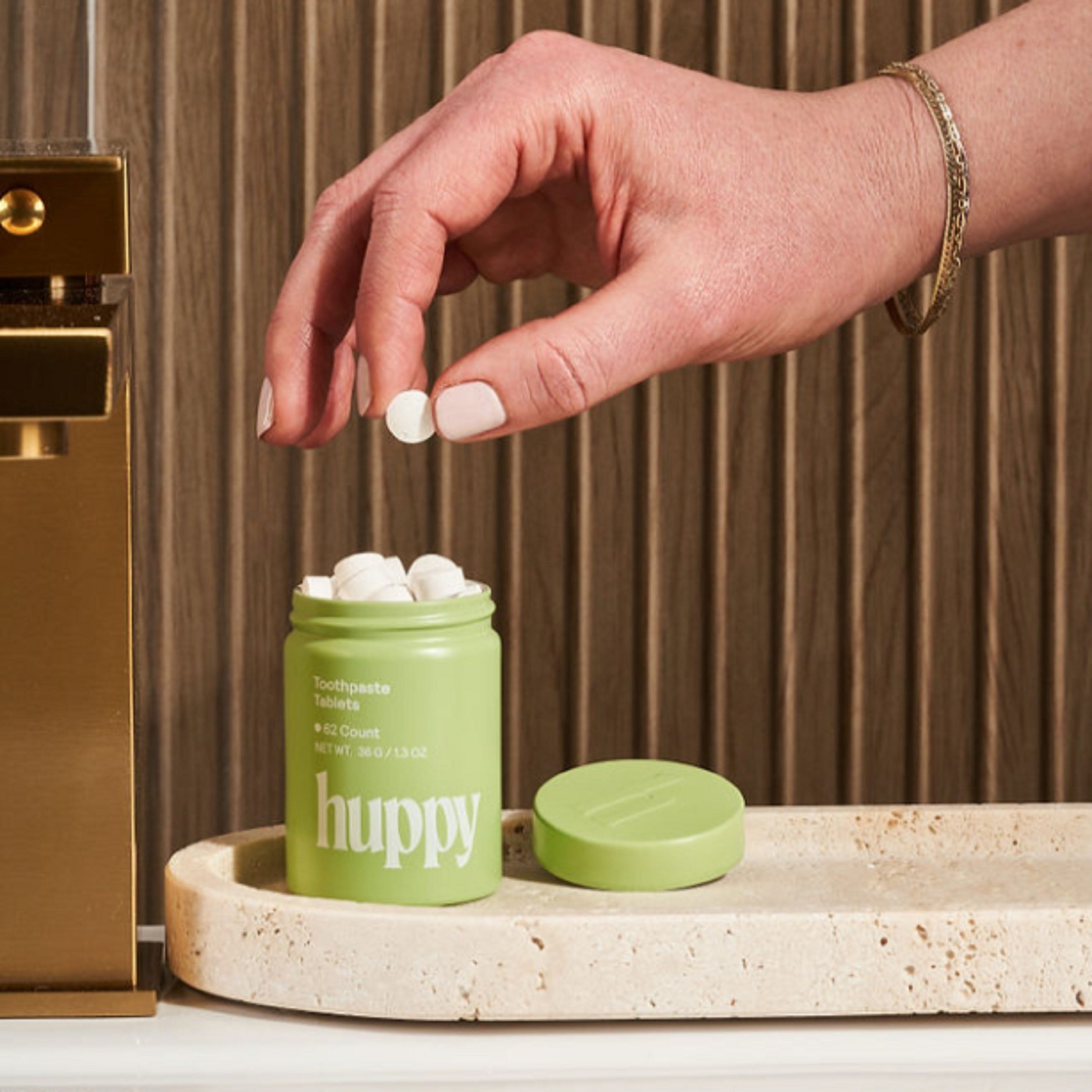 Huppy_Toothpaste_Tablets_Refill_Peppermint_Lifestyle_2_g30ekh.jpg