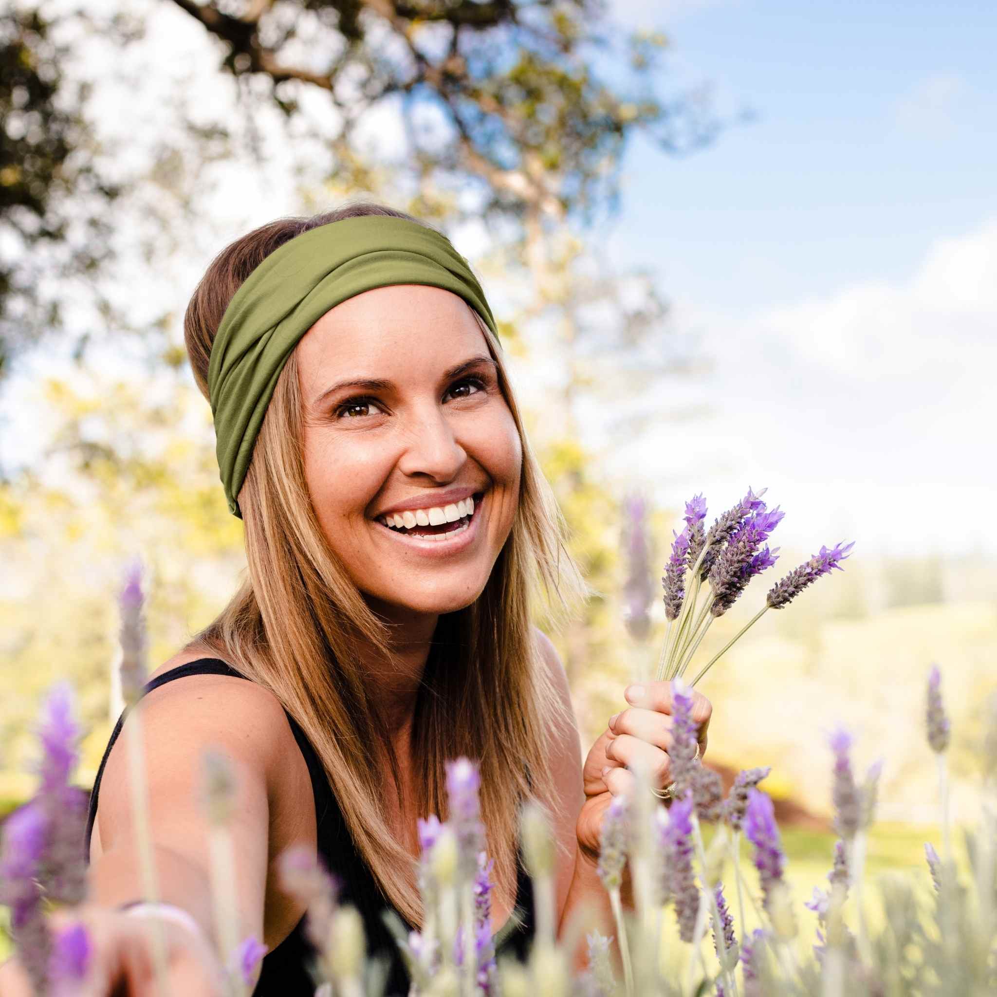 KOOSHOO_1100ENSOBR_Twist_Headband_Olive_Branch_LIFESTYLE2.jpg