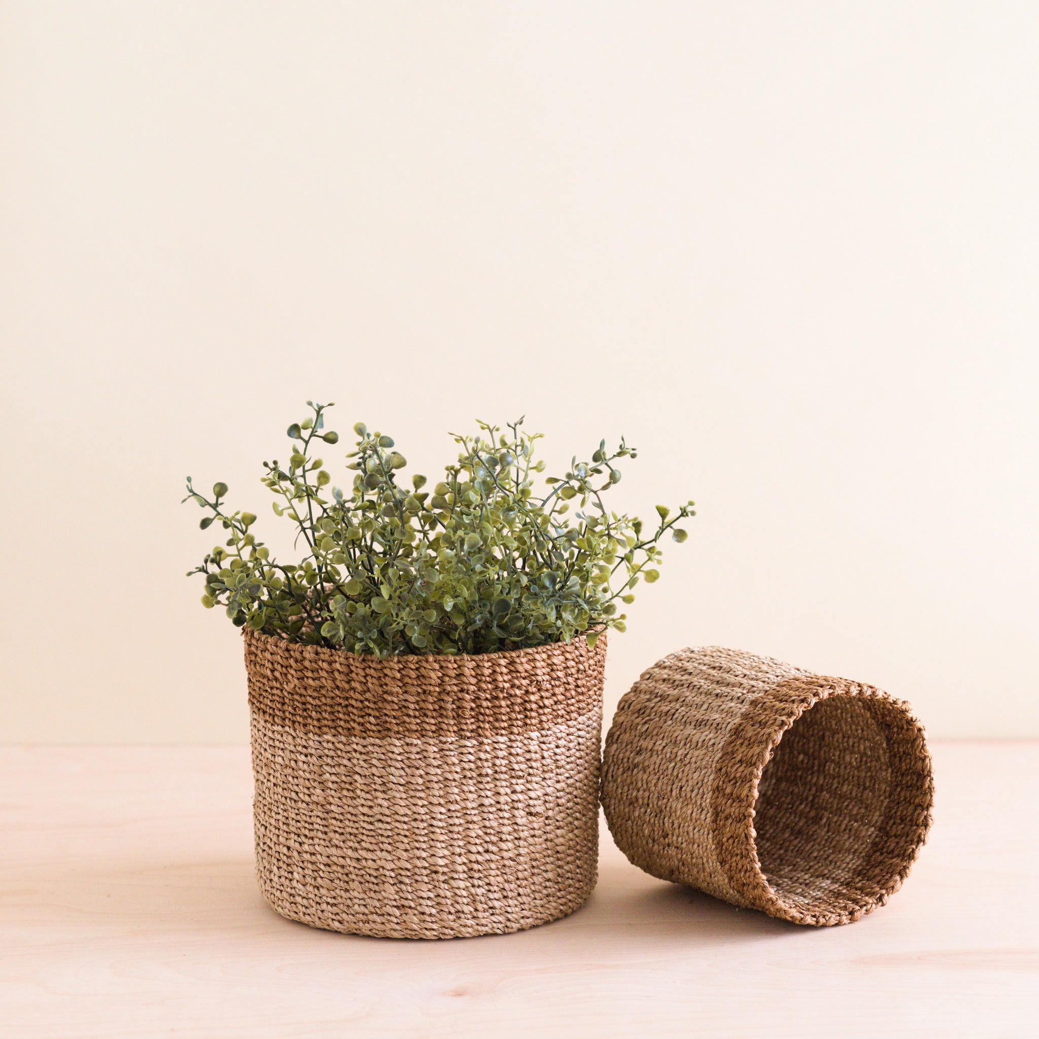 LIKHA_80014_Abaca-Cylinder-TabletopBaskets-s2_Brown-2.jpg