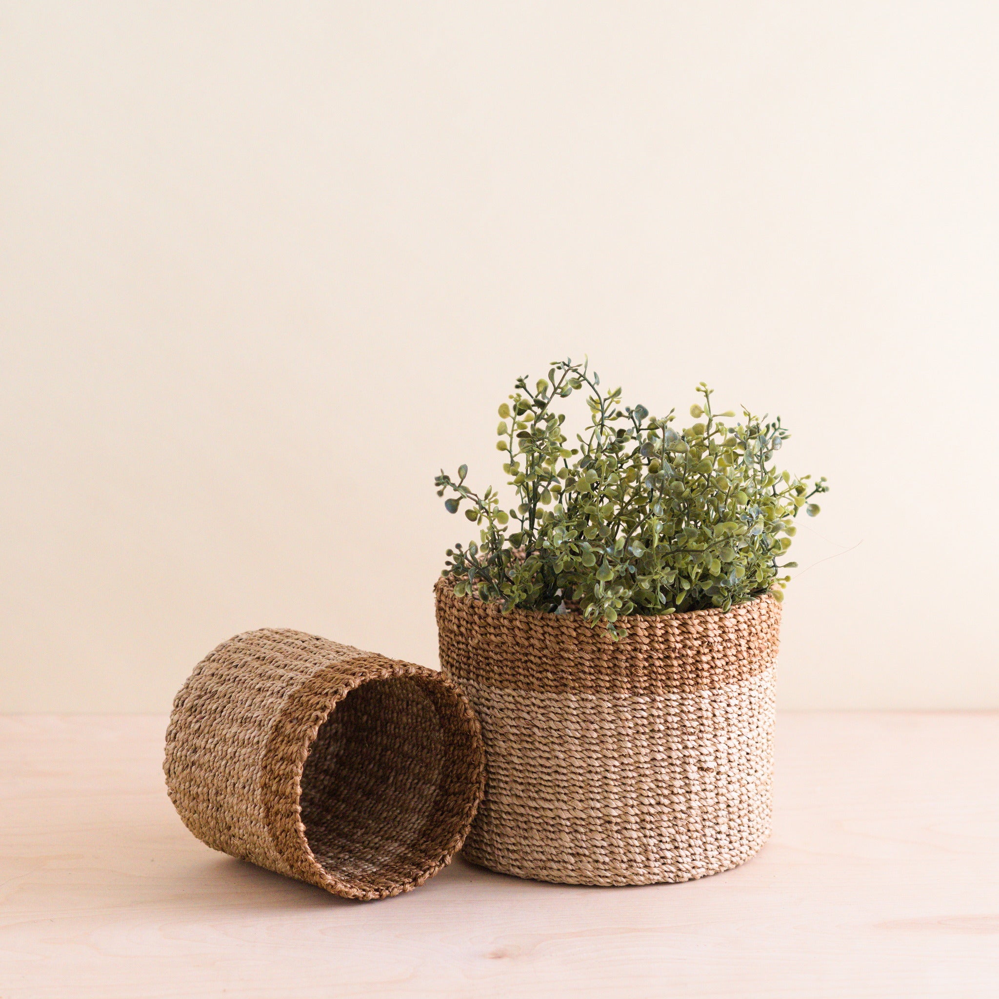 LIKHA_80014_Abaca-Cylinder-TabletopBaskets-s2_Brown-3.jpg
