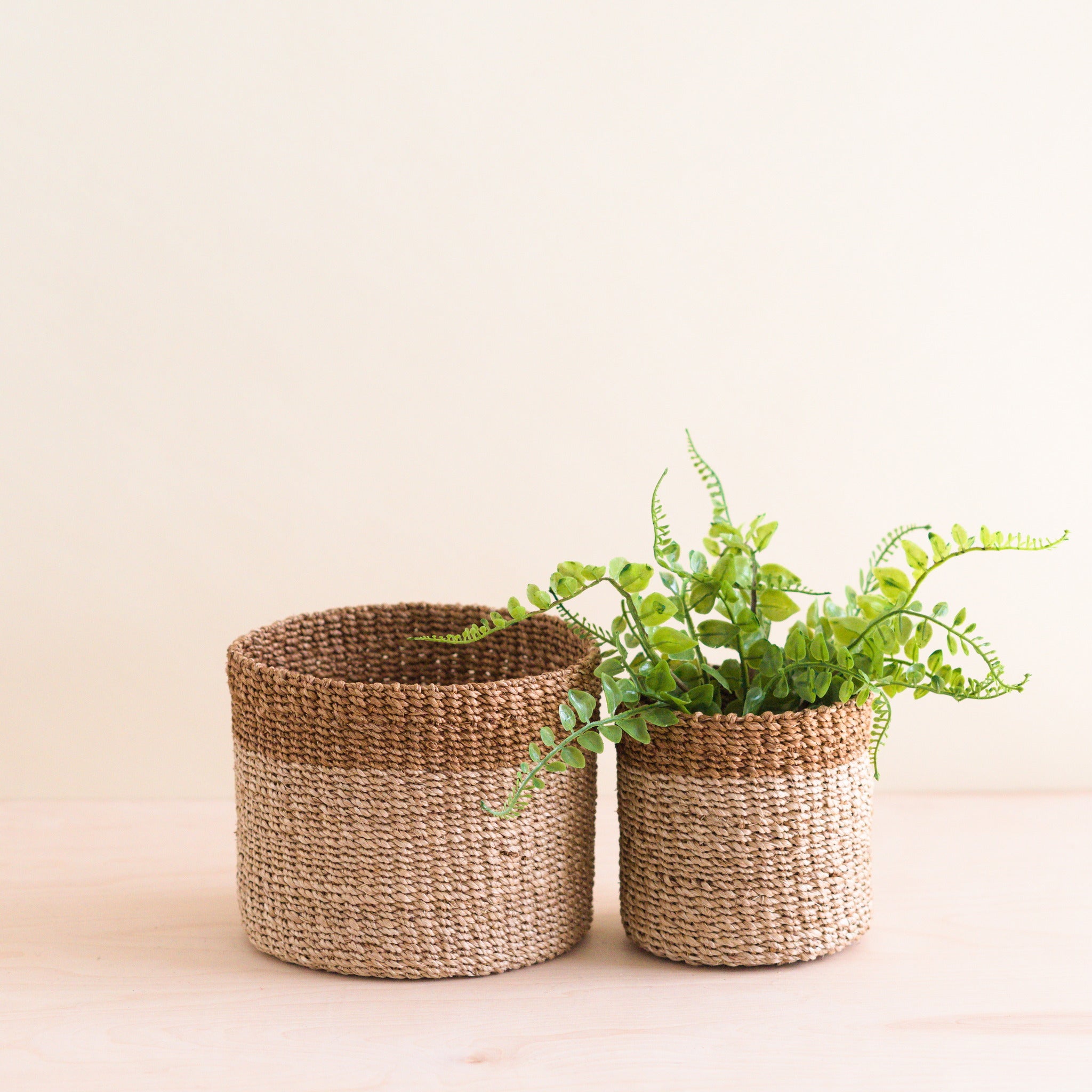 LIKHA_80014_Abaca-Cylinder-TabletopBaskets-s2_Brown-4.jpg
