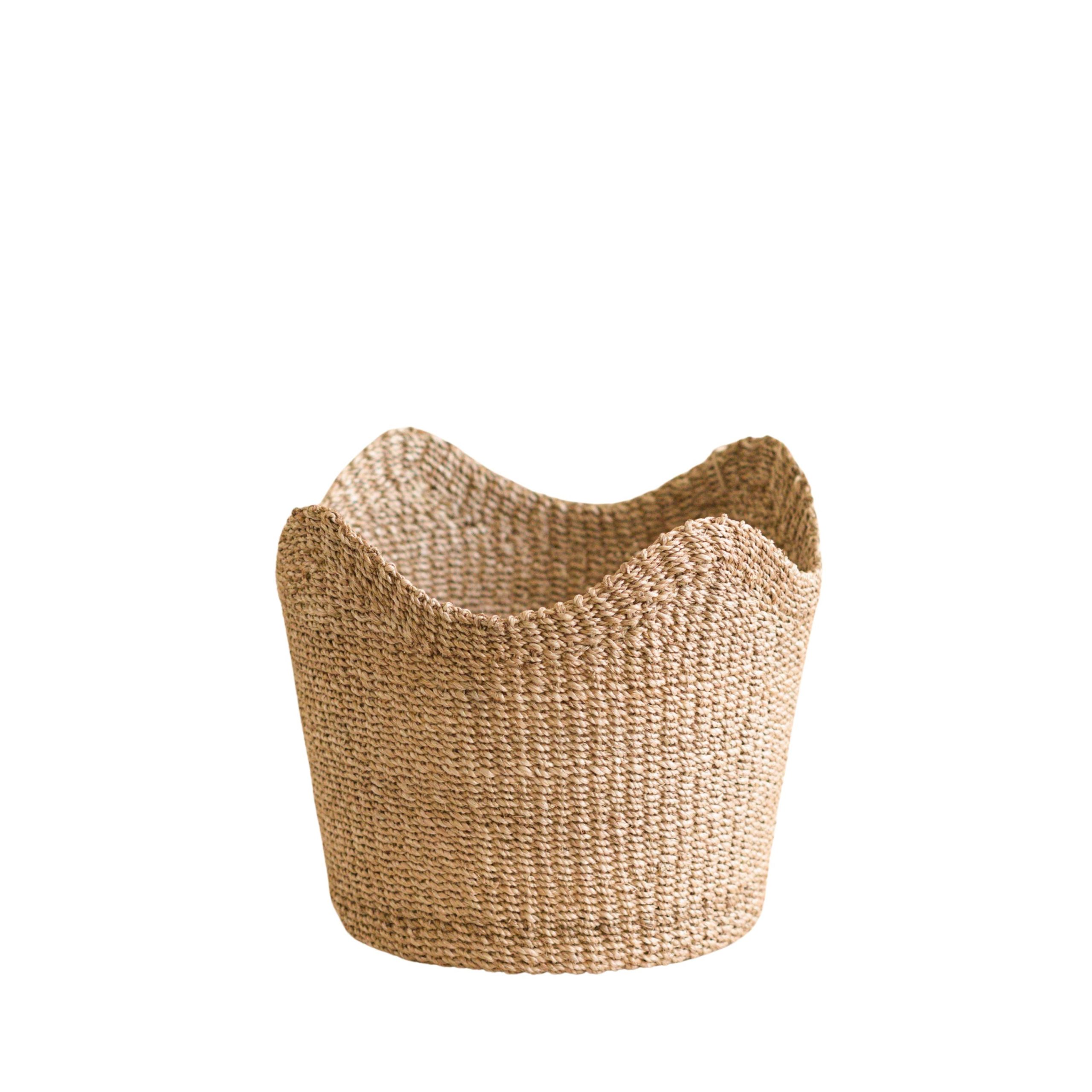 LIKHA_80020_Abaca-Scallop-Basket_Natural.jpg