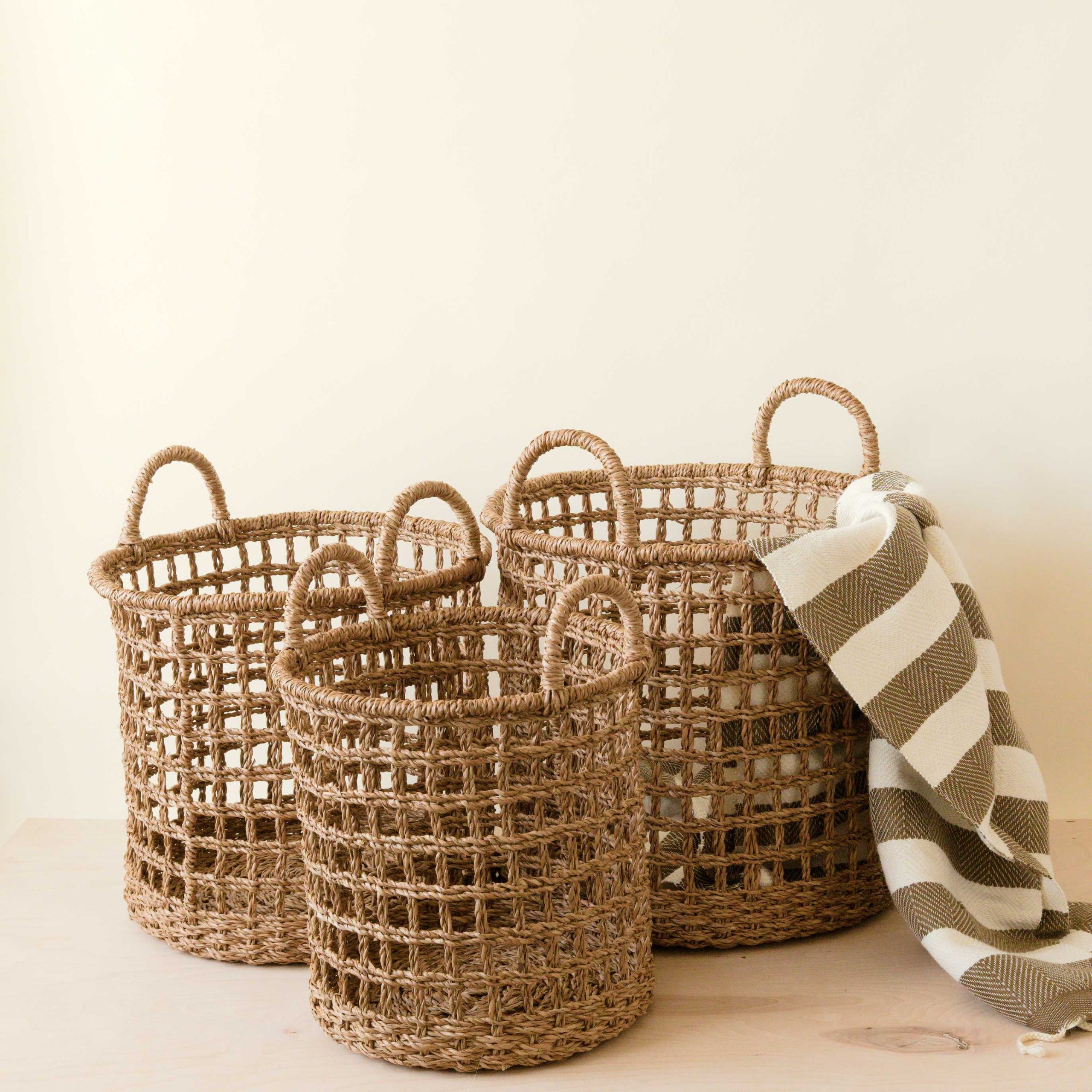 LIKHA_80048_Seagrass-OpenWeave-CylinderBaskets-s3-6.jpg