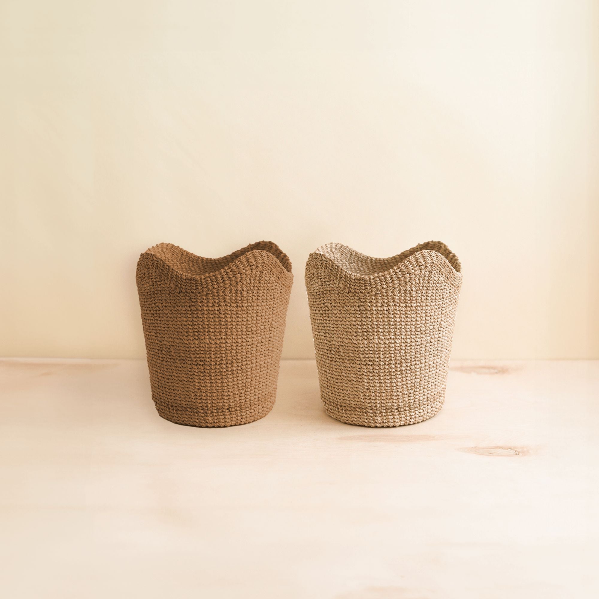 LIKHA_80108_Abaca-Small-Scallop-Basket_Tan-2.jpg