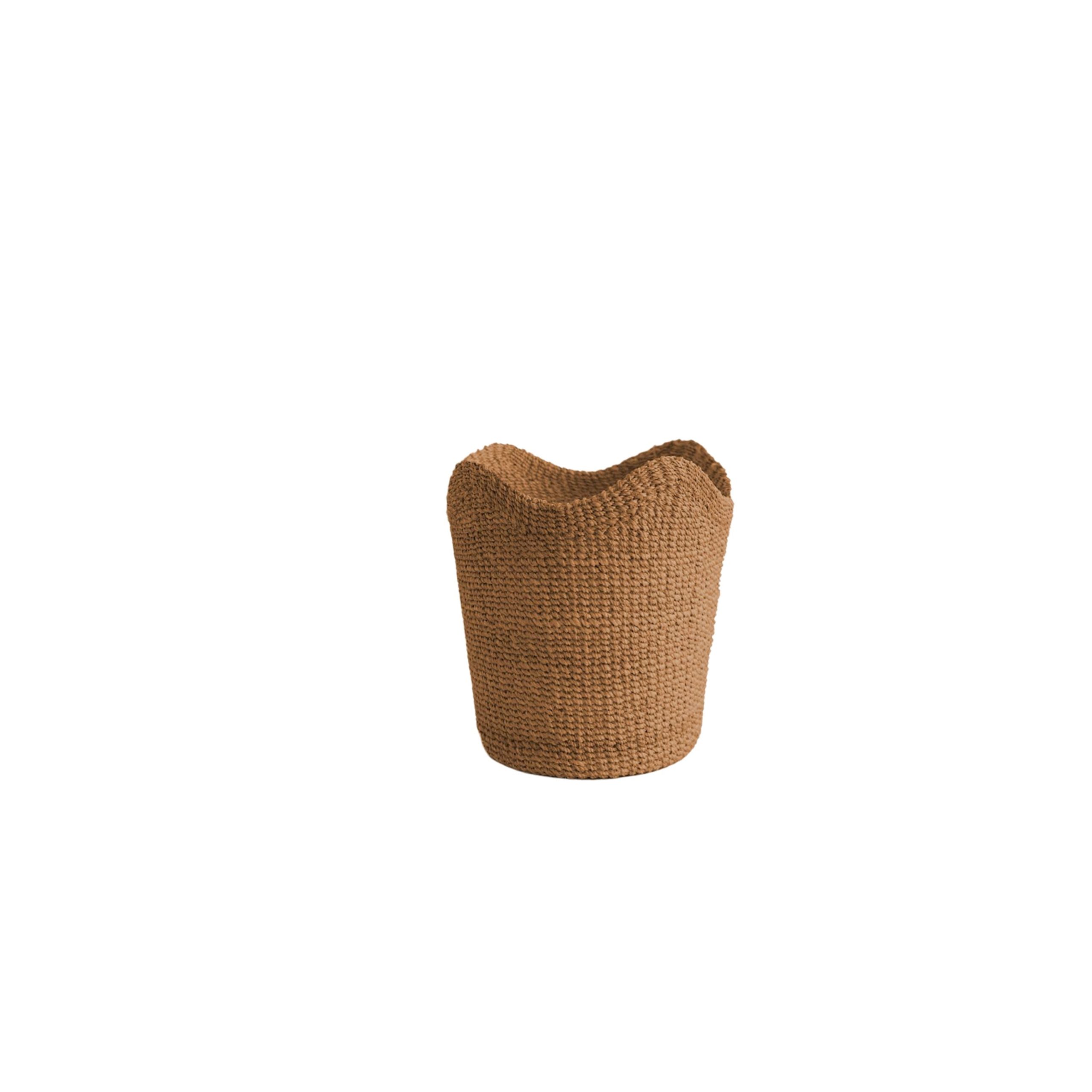 LIKHA_80108_Abaca-Small-Scallop-Basket_Tan.jpg