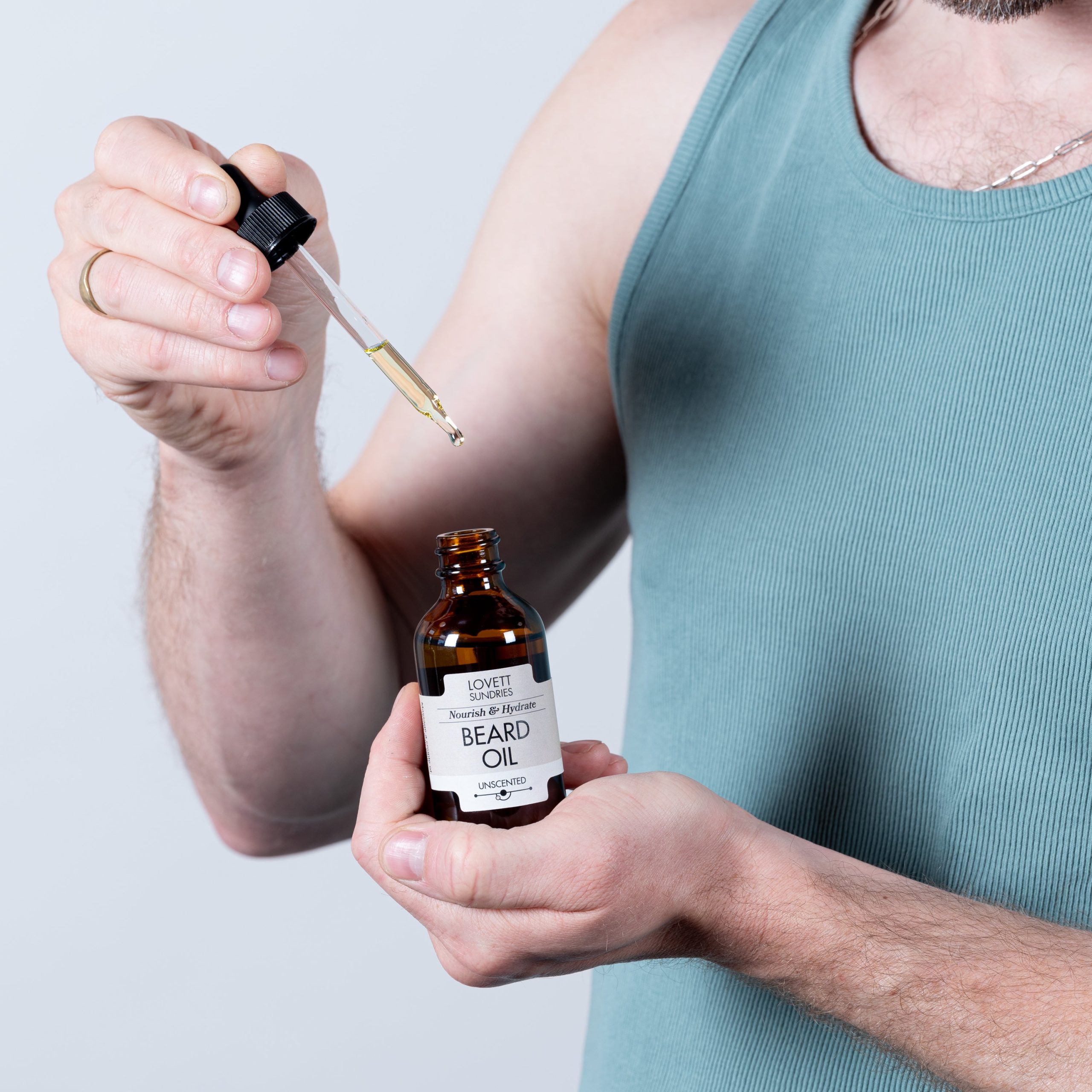 LovettSundries_BeardOil_Unscented_Lifestyle_01.jpg