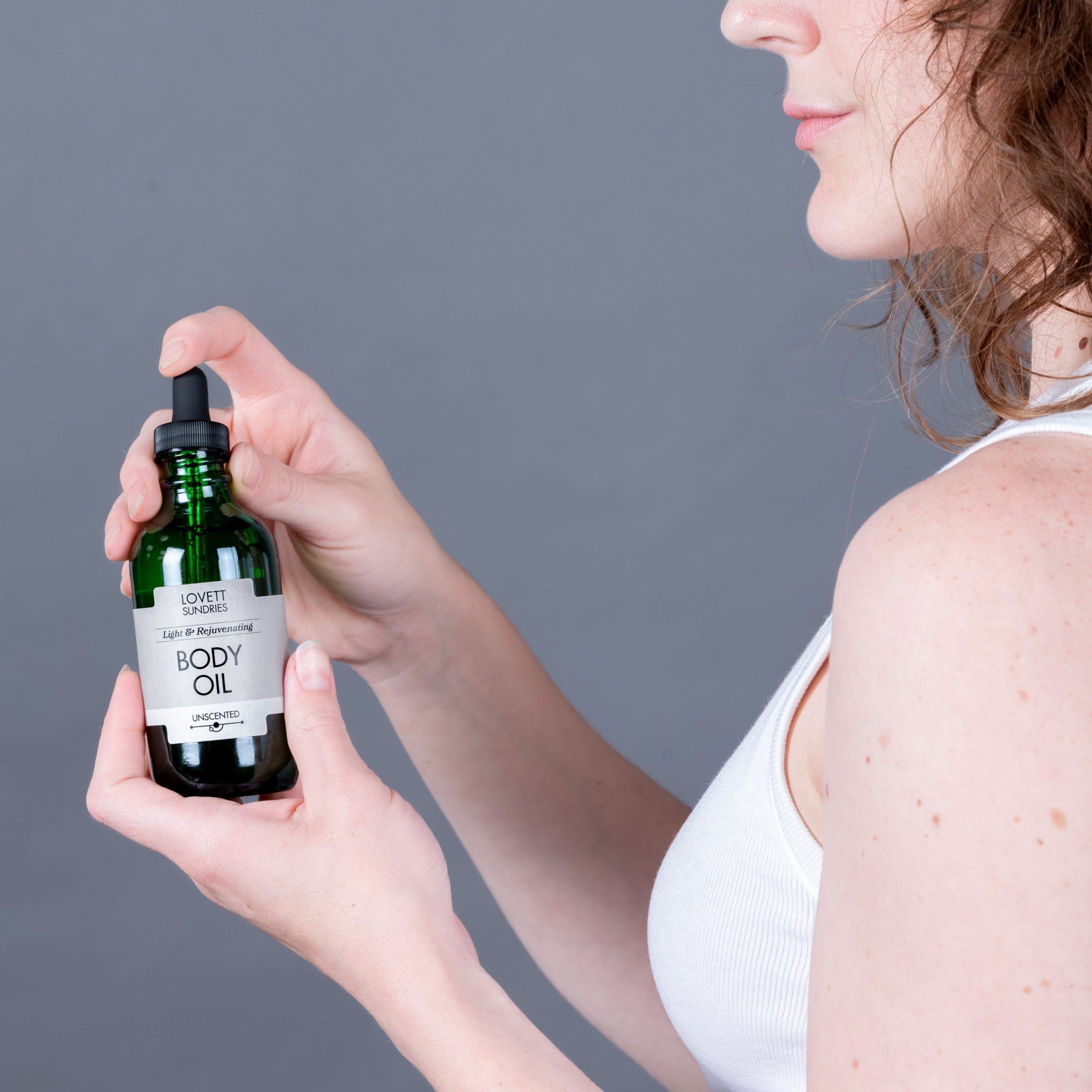 LovettSundries_BodyOil_Unscented_Lifestyle_01.jpg
