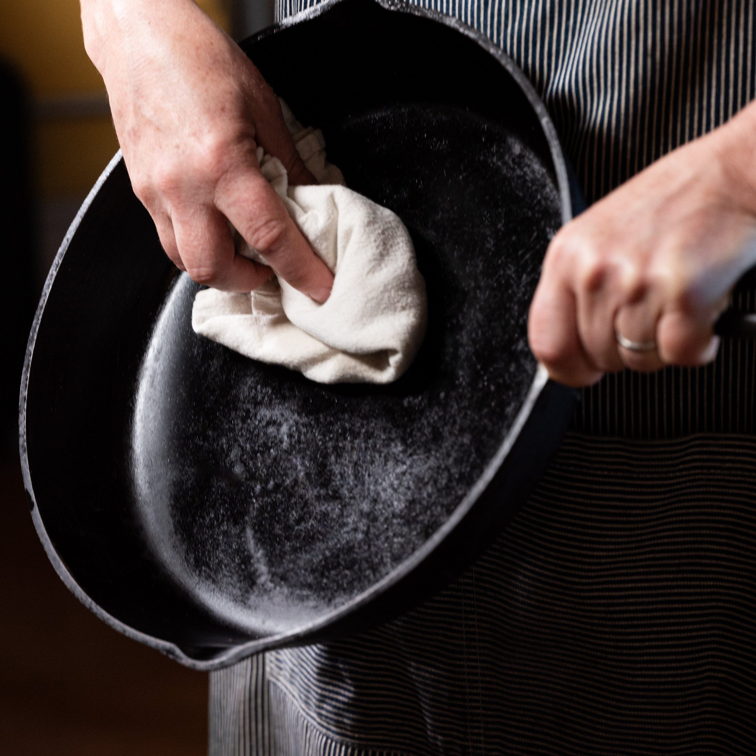 LovettSundries_CastIronConditioner_Lifestyle_04.jpg