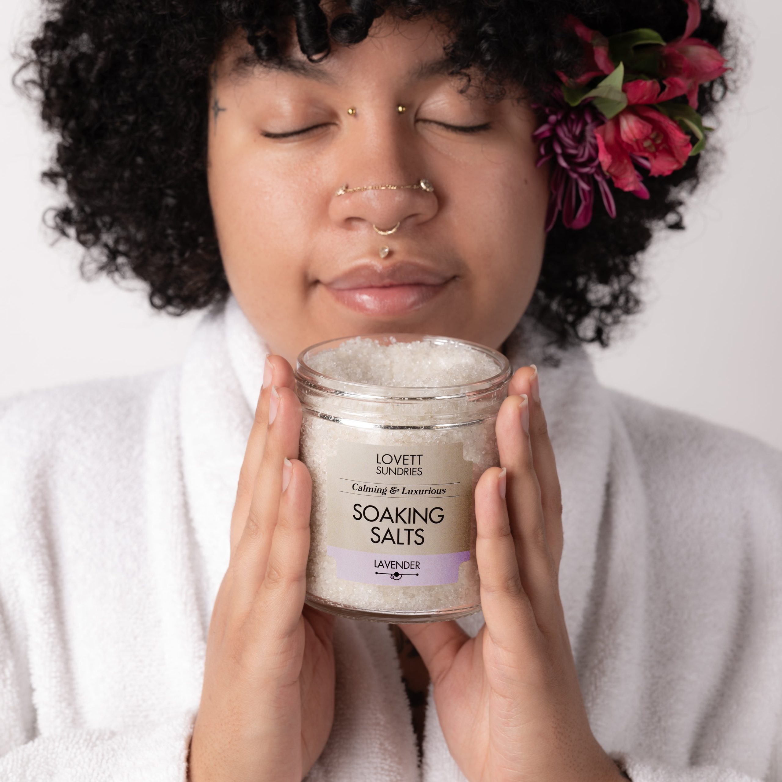 LovettSundries_SoakingSalts_Lavender_Lifestyle_01.jpg