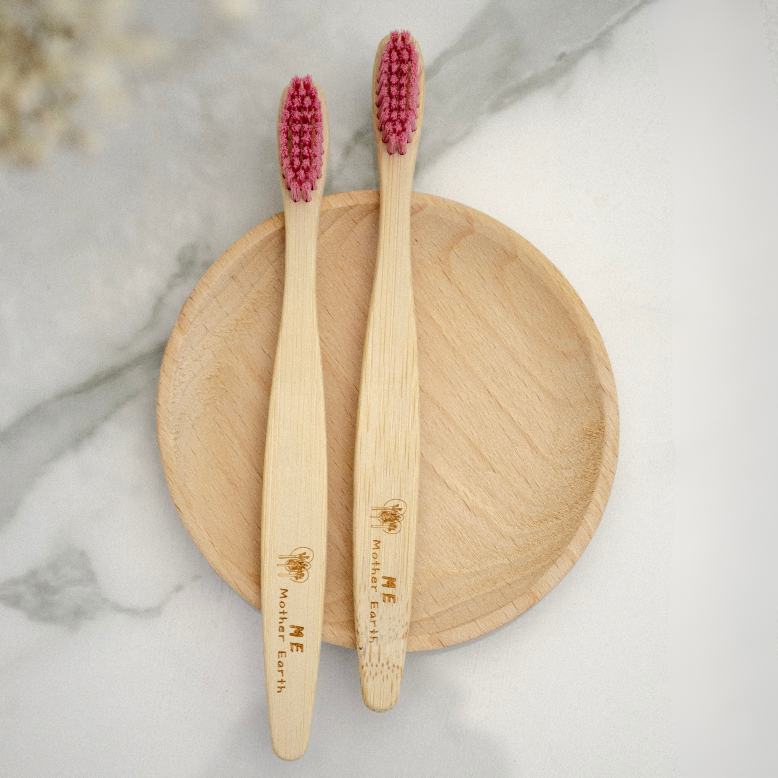 MME_ColorfulBambooToothbrushes-ForKIDSPINK_Lifestyle.png