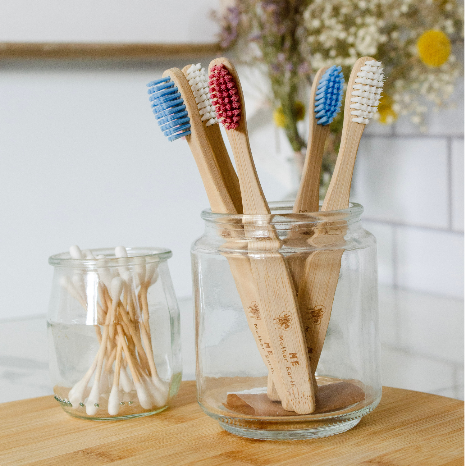 MME_ColorfulBambooToothbrushes-ForKIDSWHITE_Lifestyle2.png