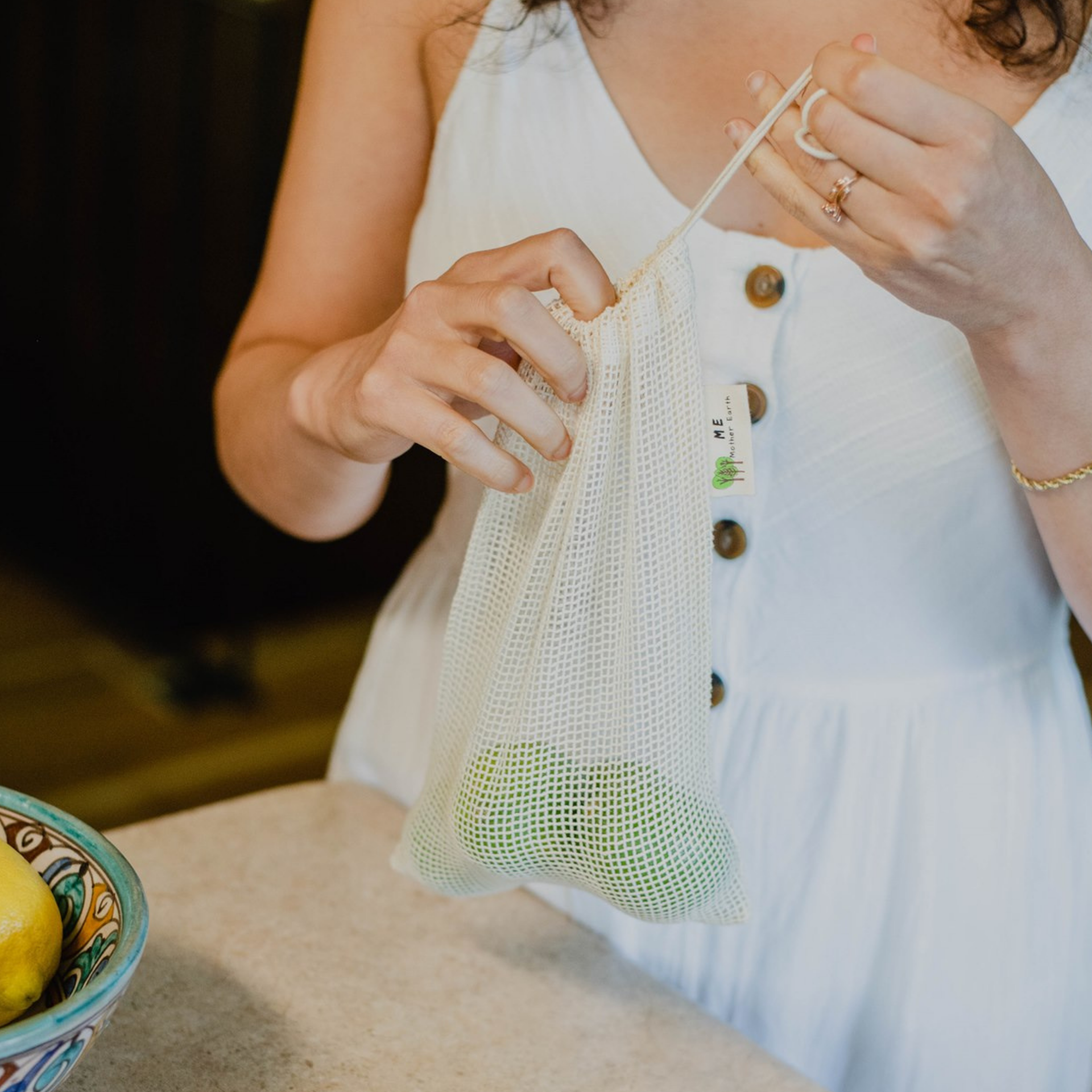 MME_ProduceBags3pk_Natural_Lifestyle3.png