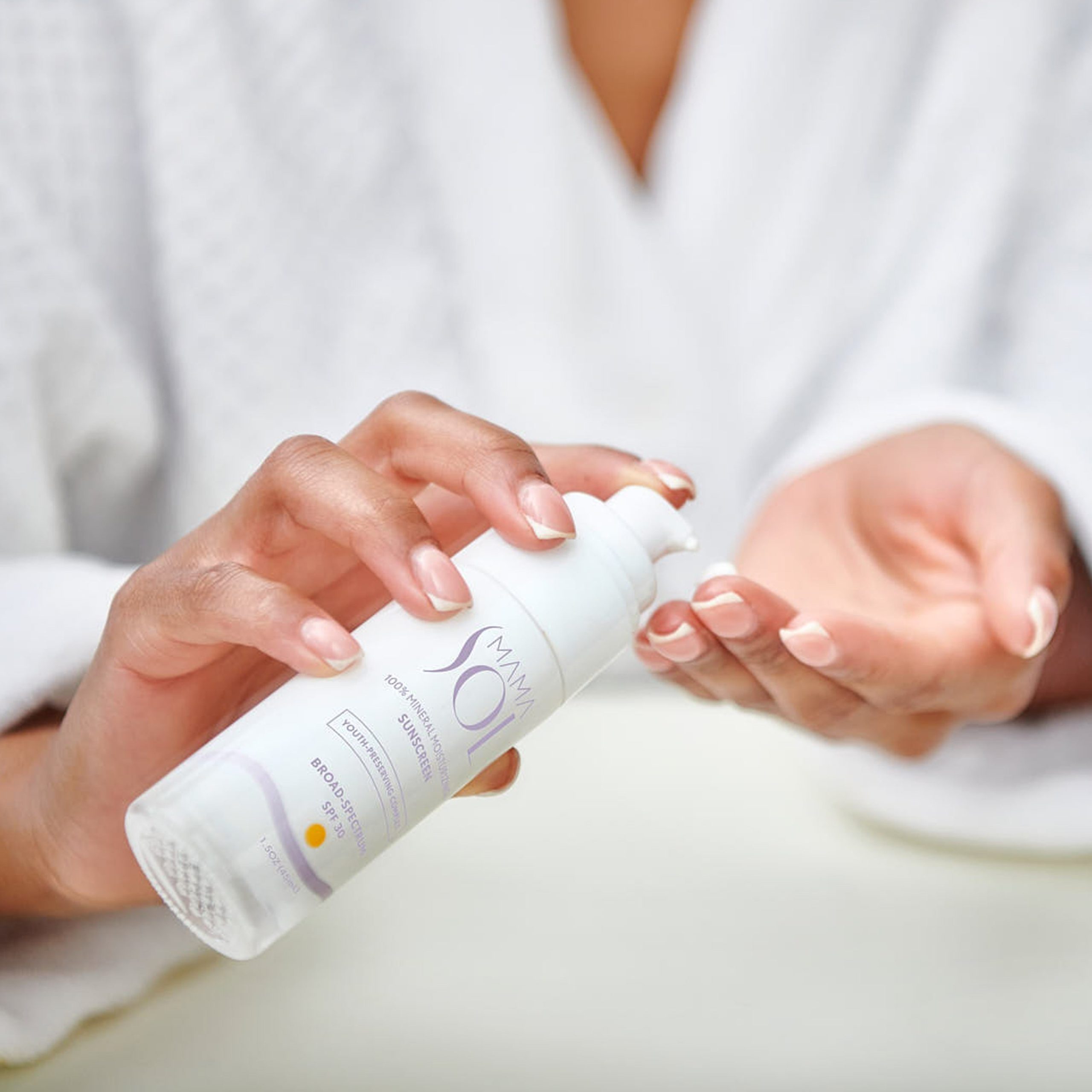 MamaSol_FaceSPF_Lifestyle2.jpg