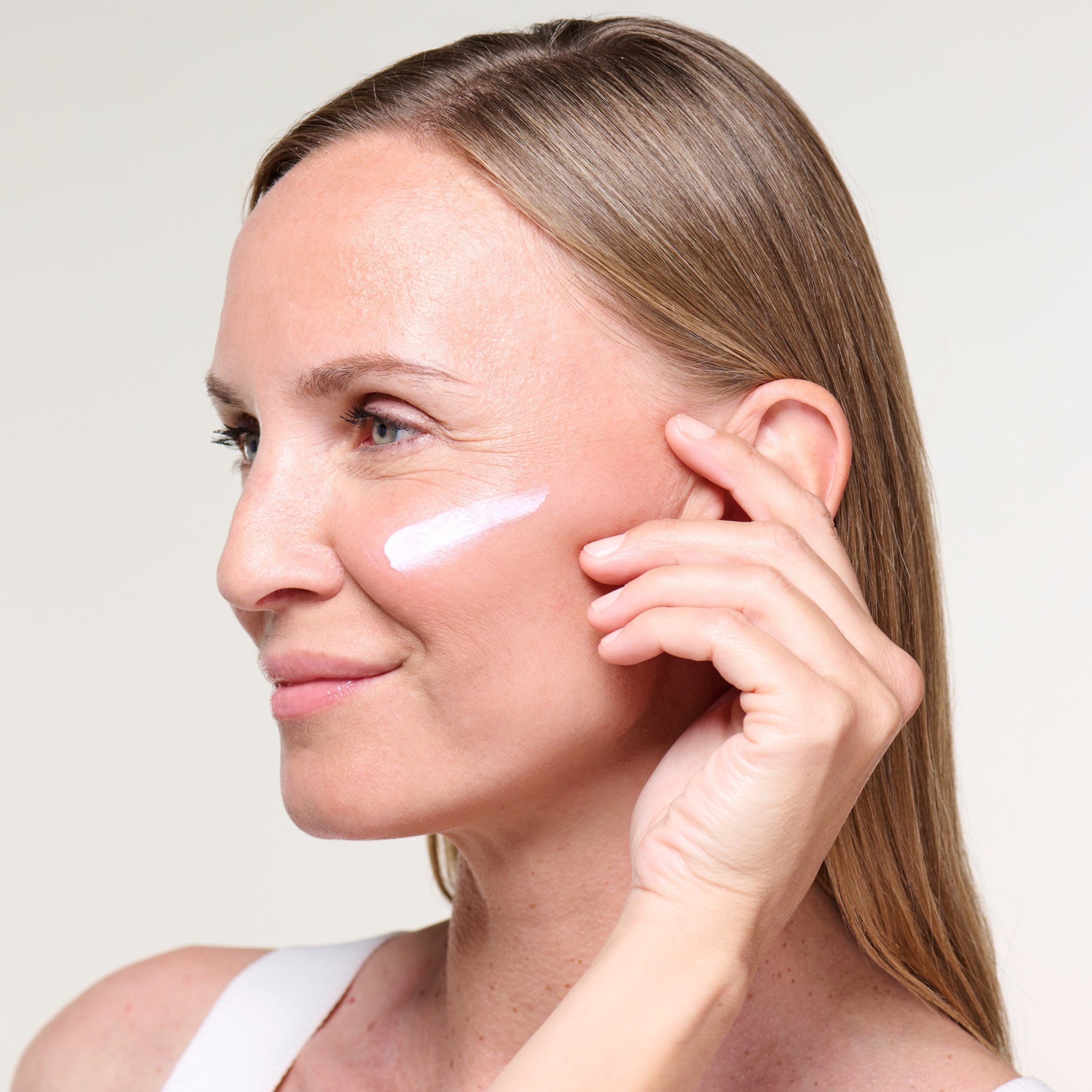 MamaSol_FaceSPF_Lifestyle4.jpg