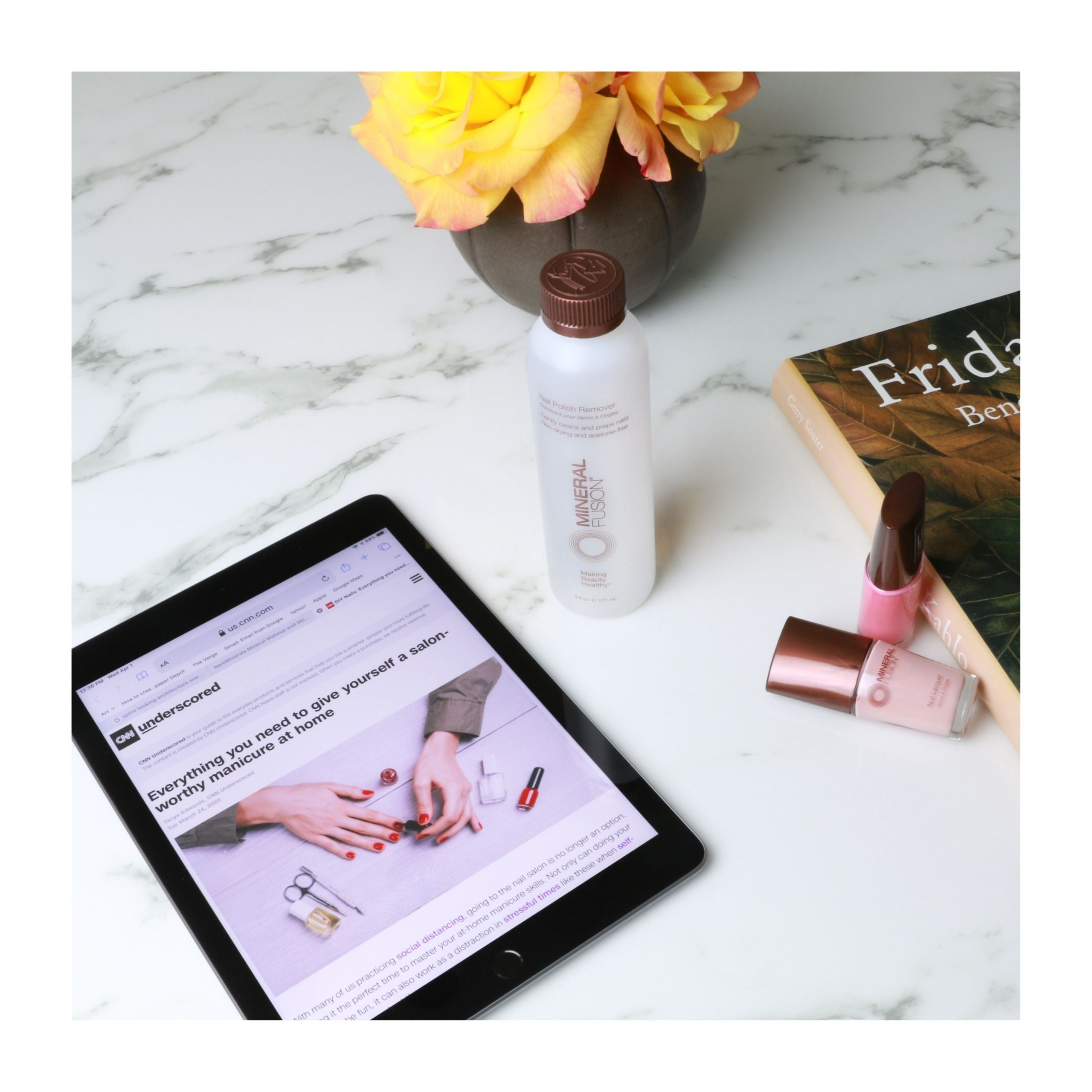 MineralFusion_NailPolishRemover_Lifestyle.jpg