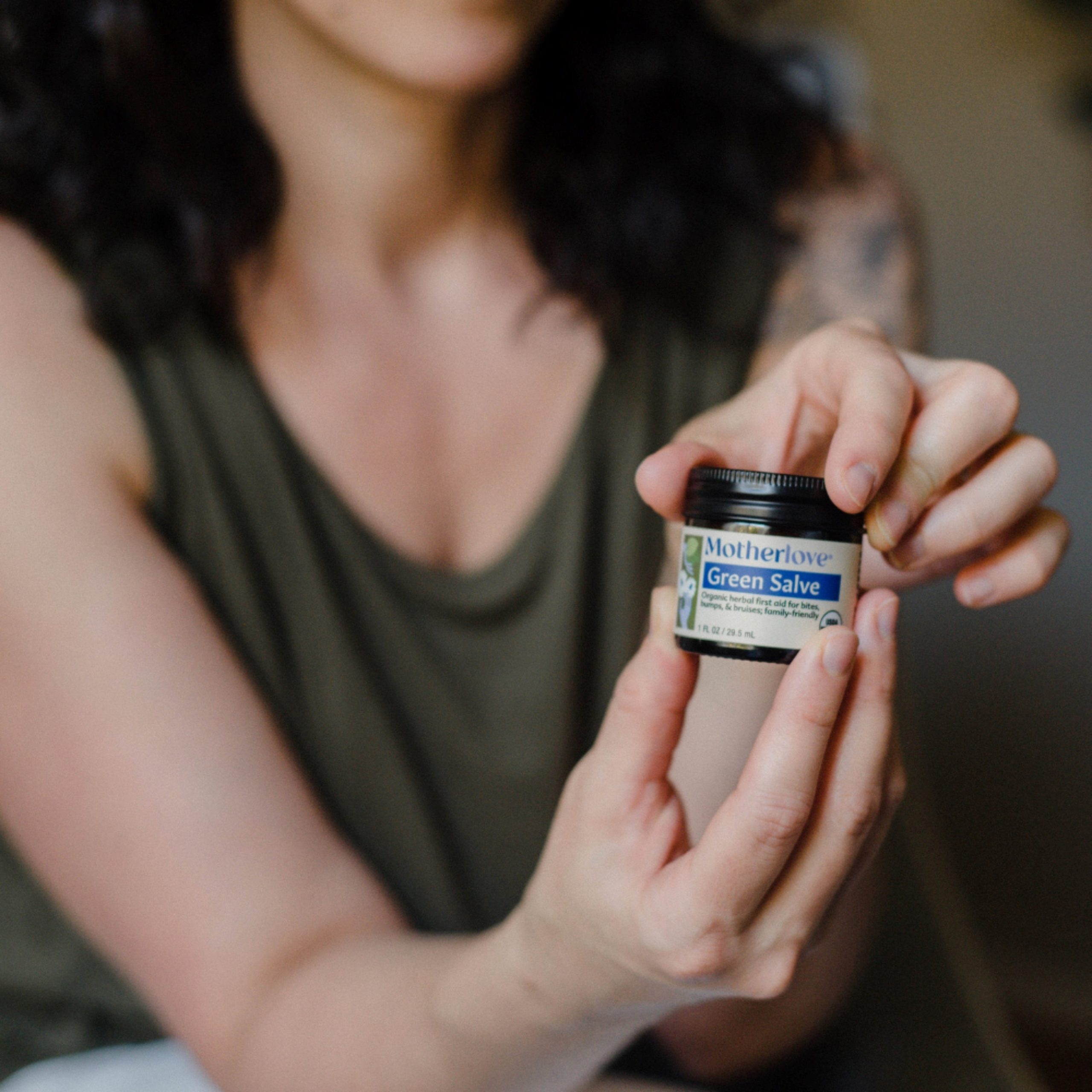 Motherlove_GS_1oz_lifestyle2.jpg