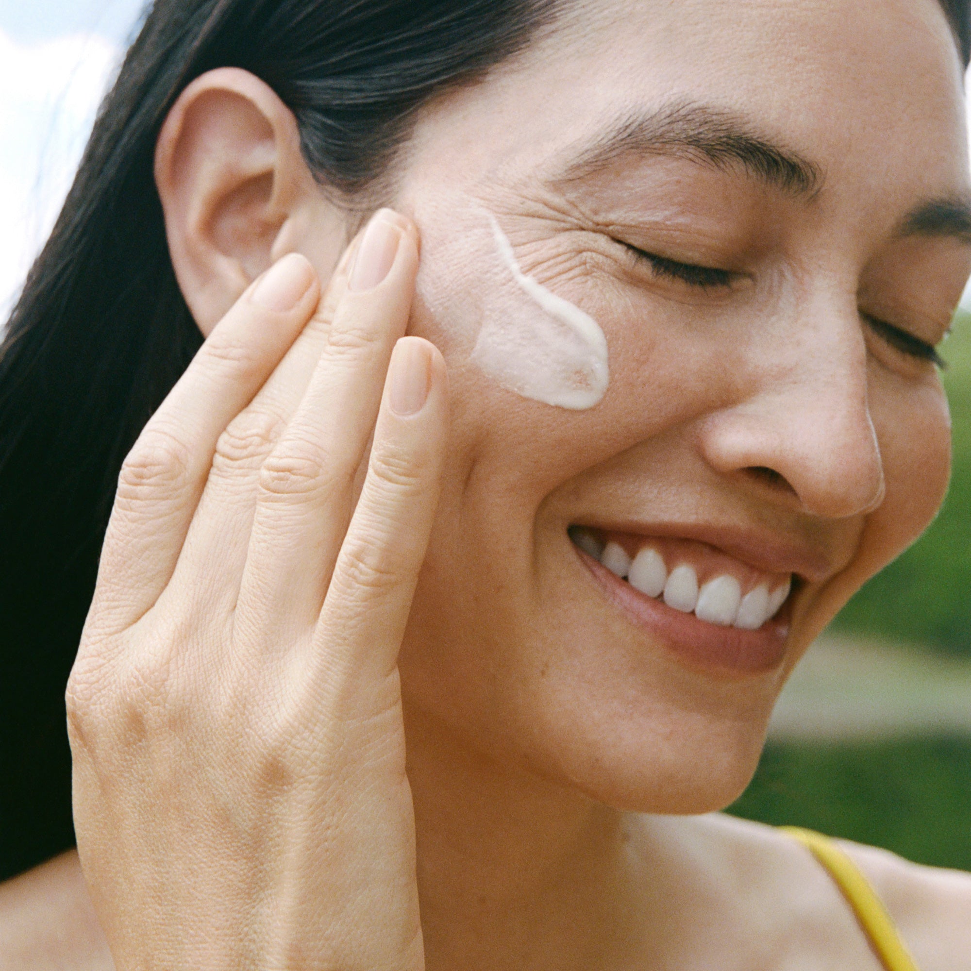 Mountain-Glow-Serum-04a.jpg
