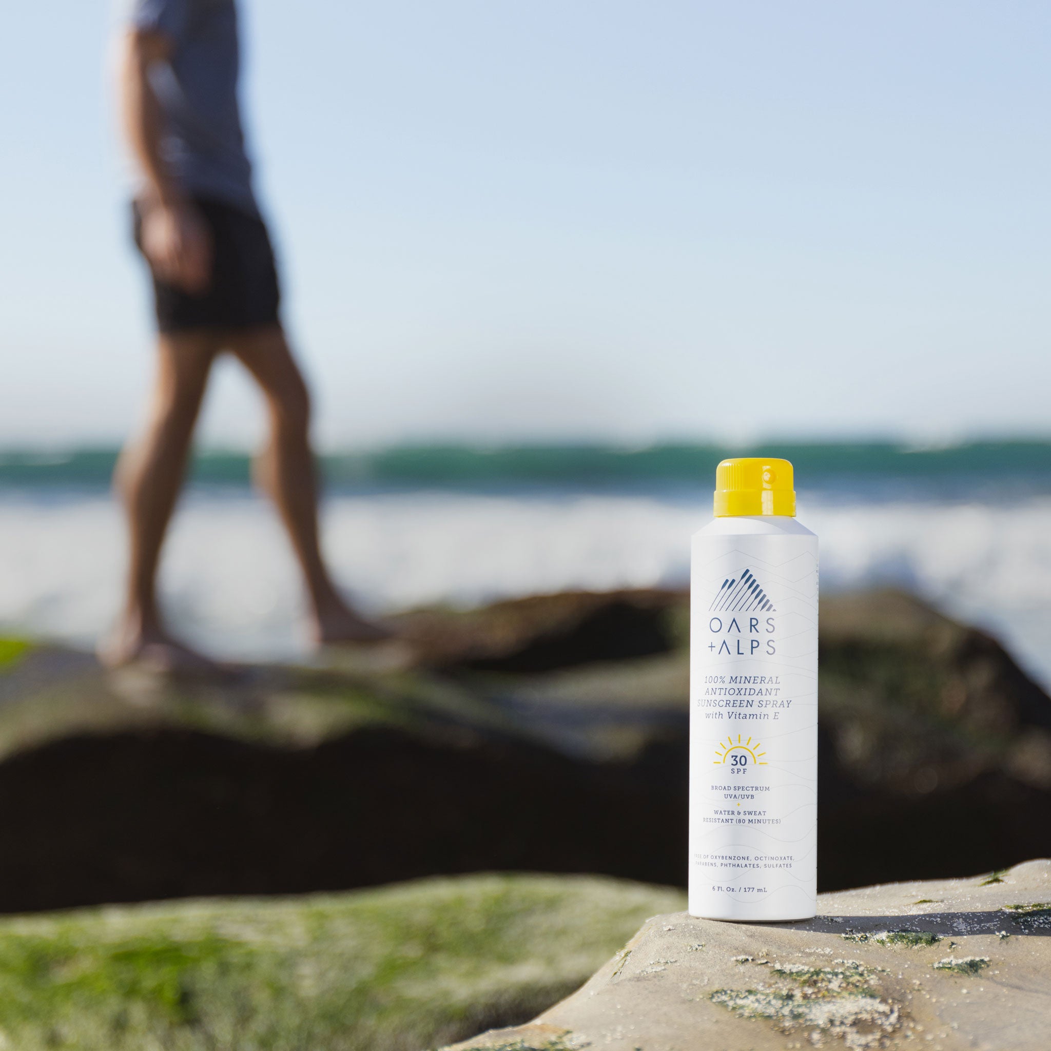 OarsAlps_MineralSunscreenSpray_SPF30_lifestyle_3.jpg