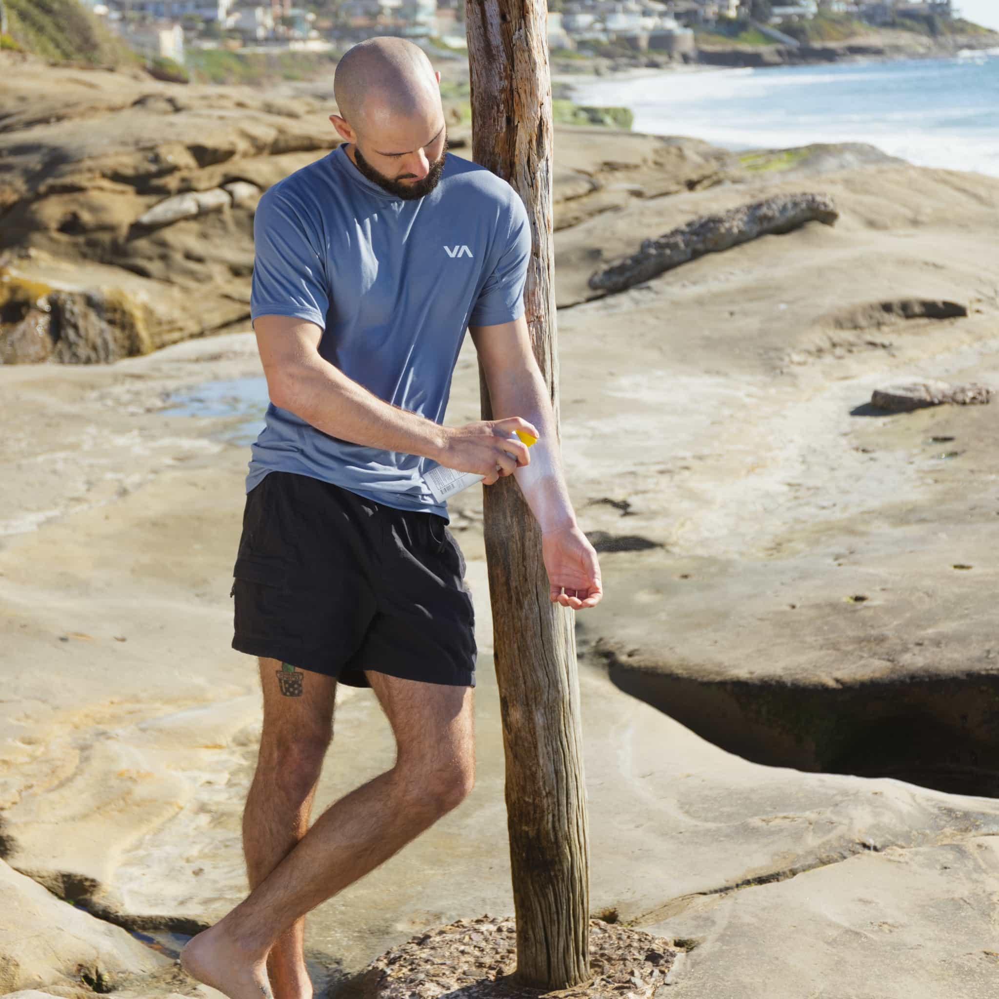OarsAlps_MineralSunscreenSpray_SPF30_lifestyle_7.jpg