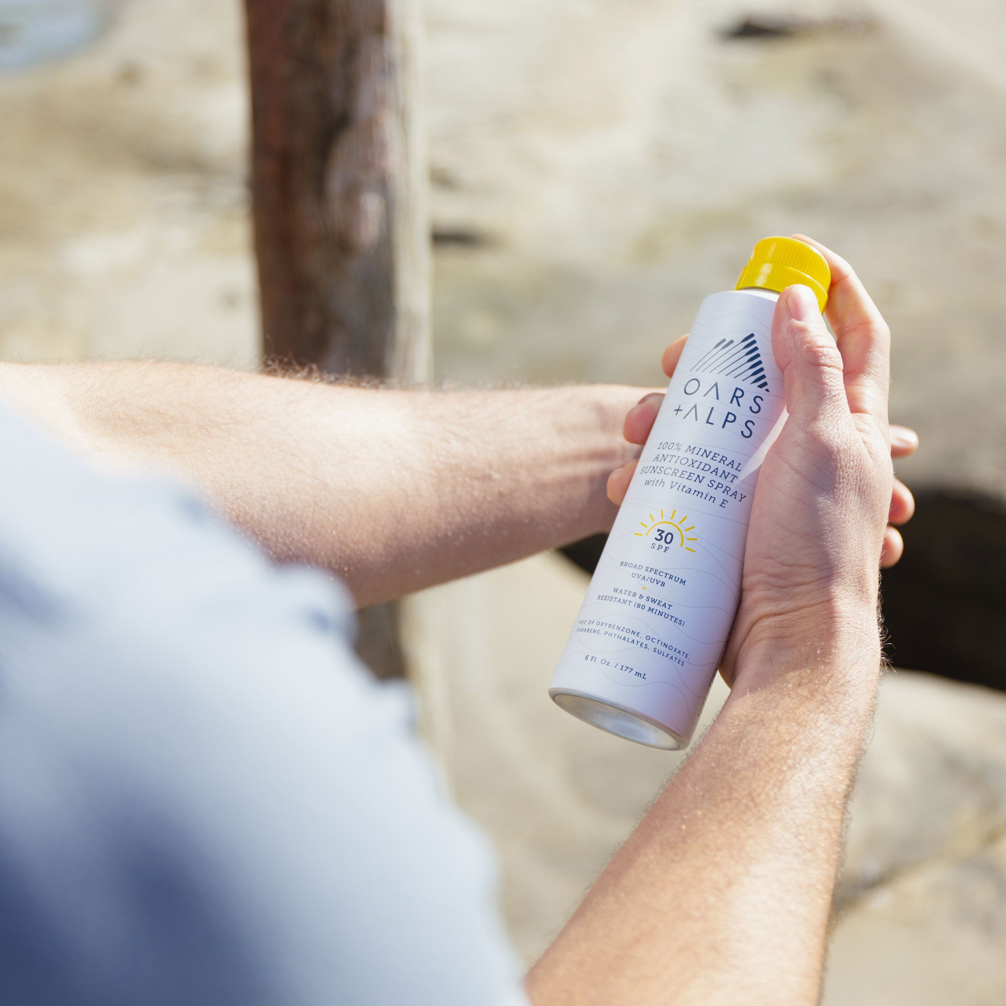 OarsAlps_MineralSunscreenSpray_SPF30_lifestyle_8.jpg