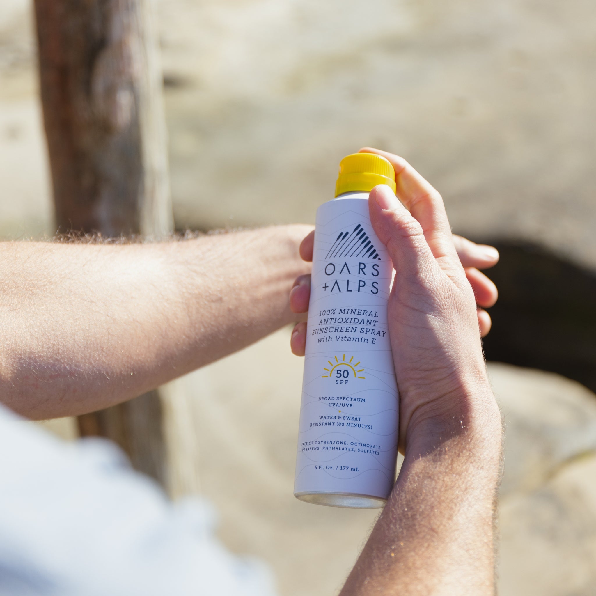 OarsAlps_MineralSunscreenSpray_SPF50_lifestyle_6.jpg