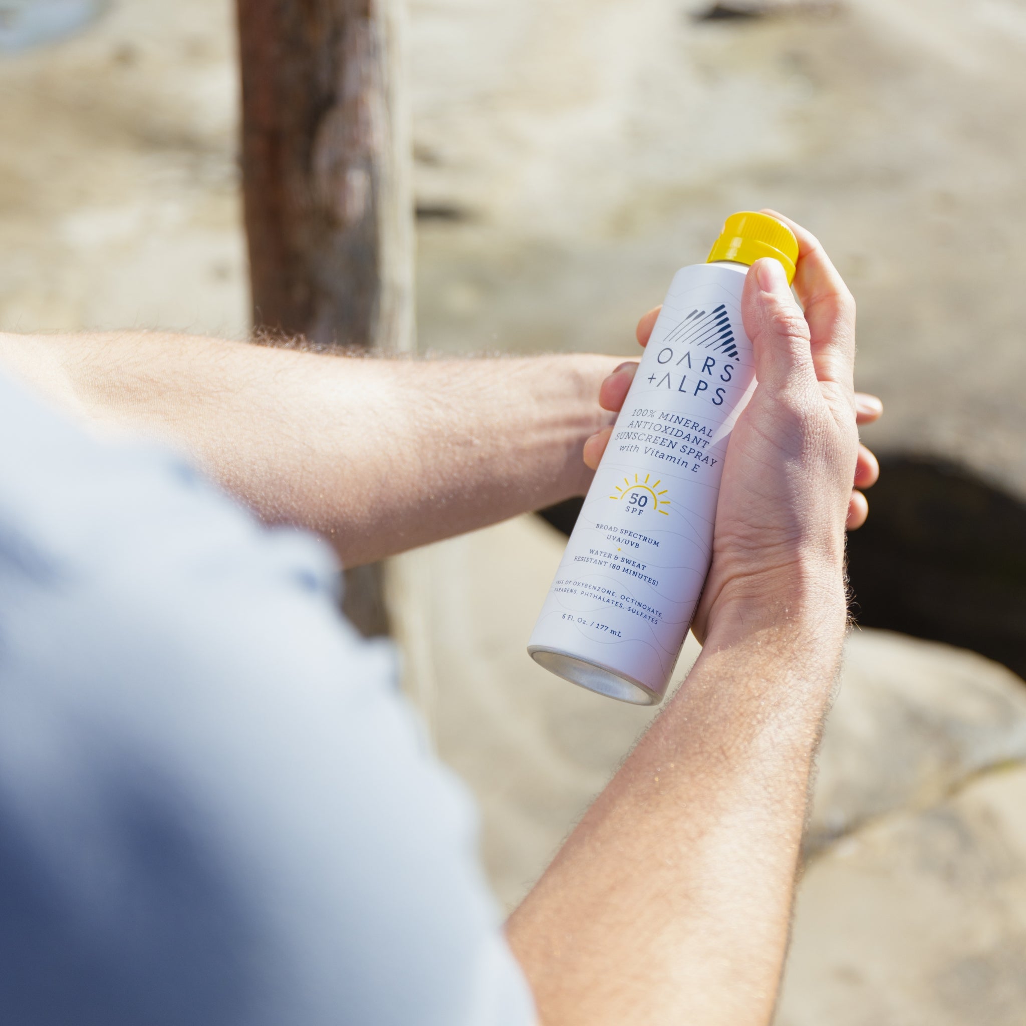 OarsAlps_MineralSunscreenSpray_SPF50_lifestyle_7.jpg