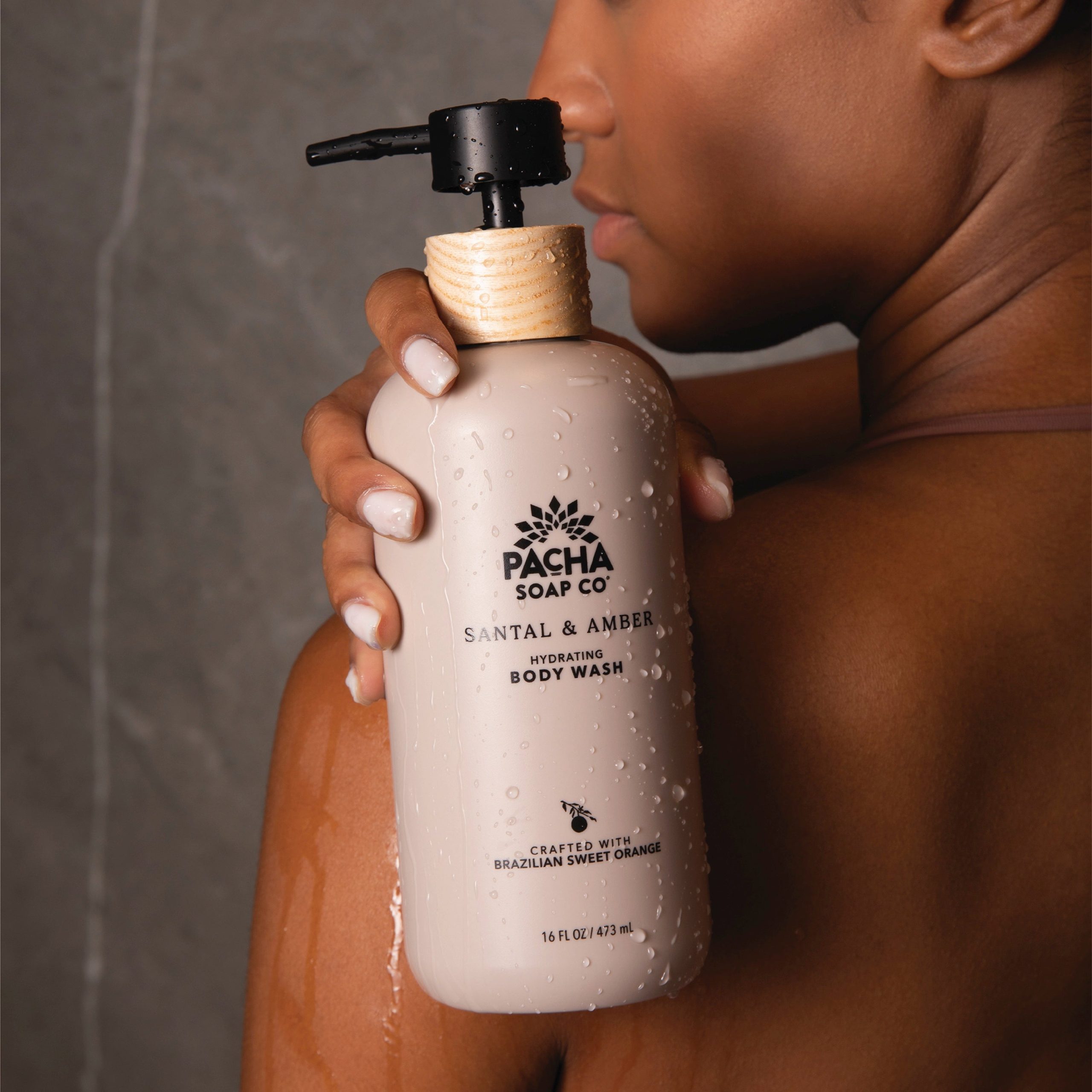 Pacha_BodyWash-Santal_Amber_Lifestyle.jpg