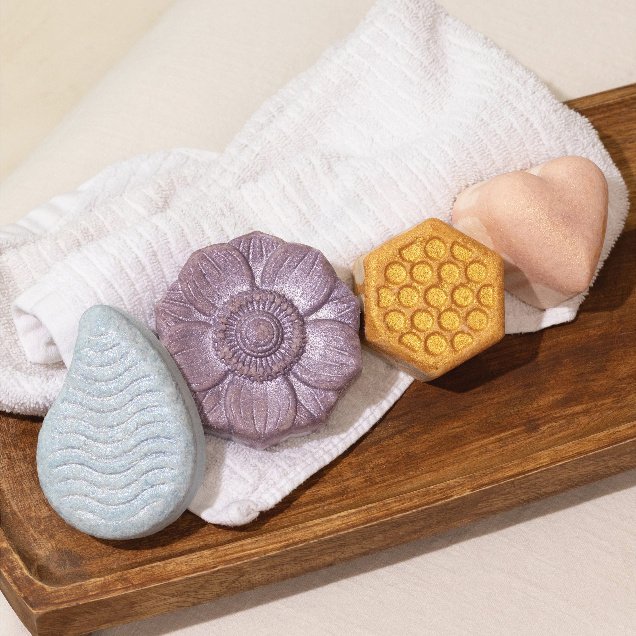 Pacha_Sweet_Honey_Almond_Bath_Bomb_Sweet_Honey_Almond_Lifestyle.jpg