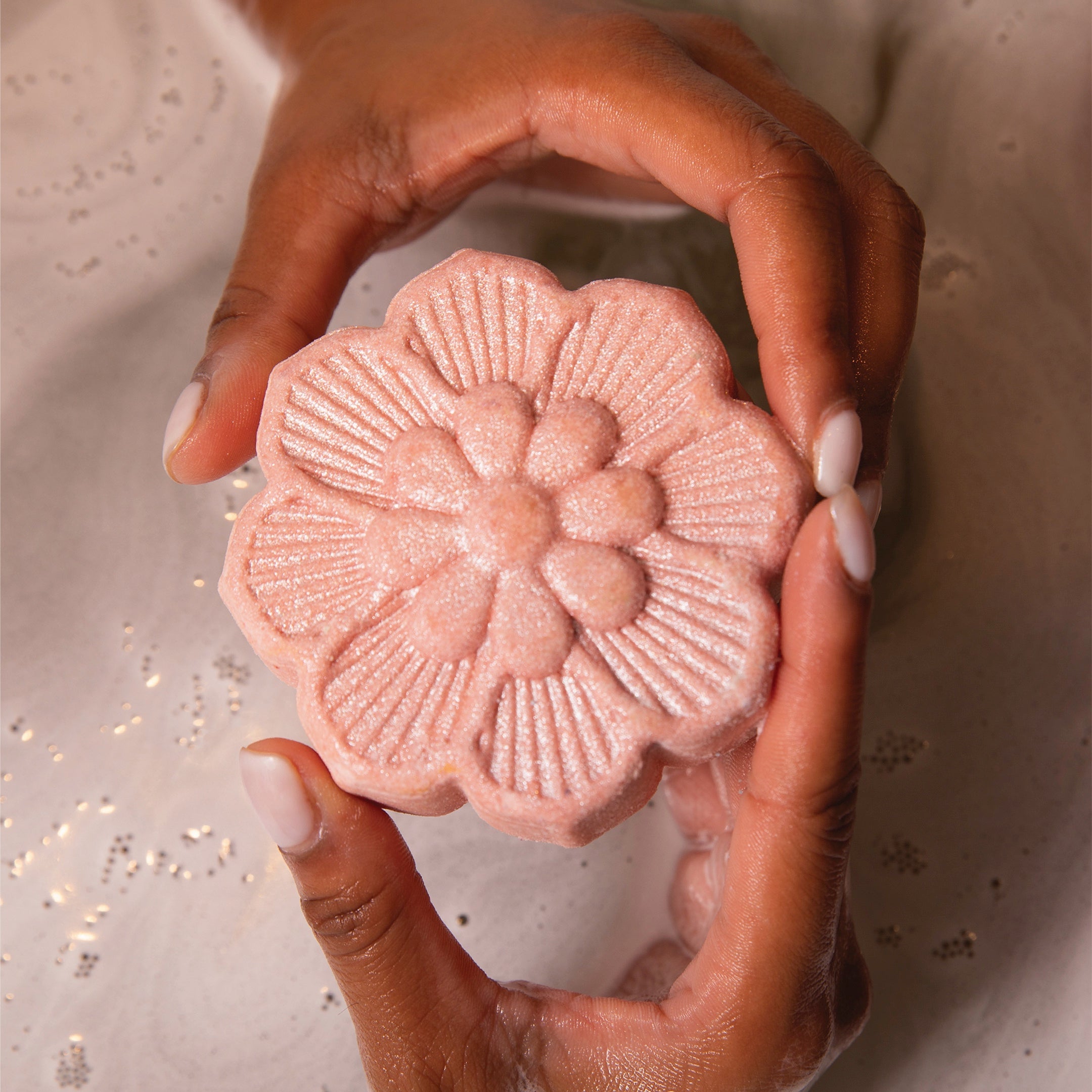Pacha_White_Blossom_Fig_Bath_Bomb_White_Blossom_Fig_Lifestyle.jpg