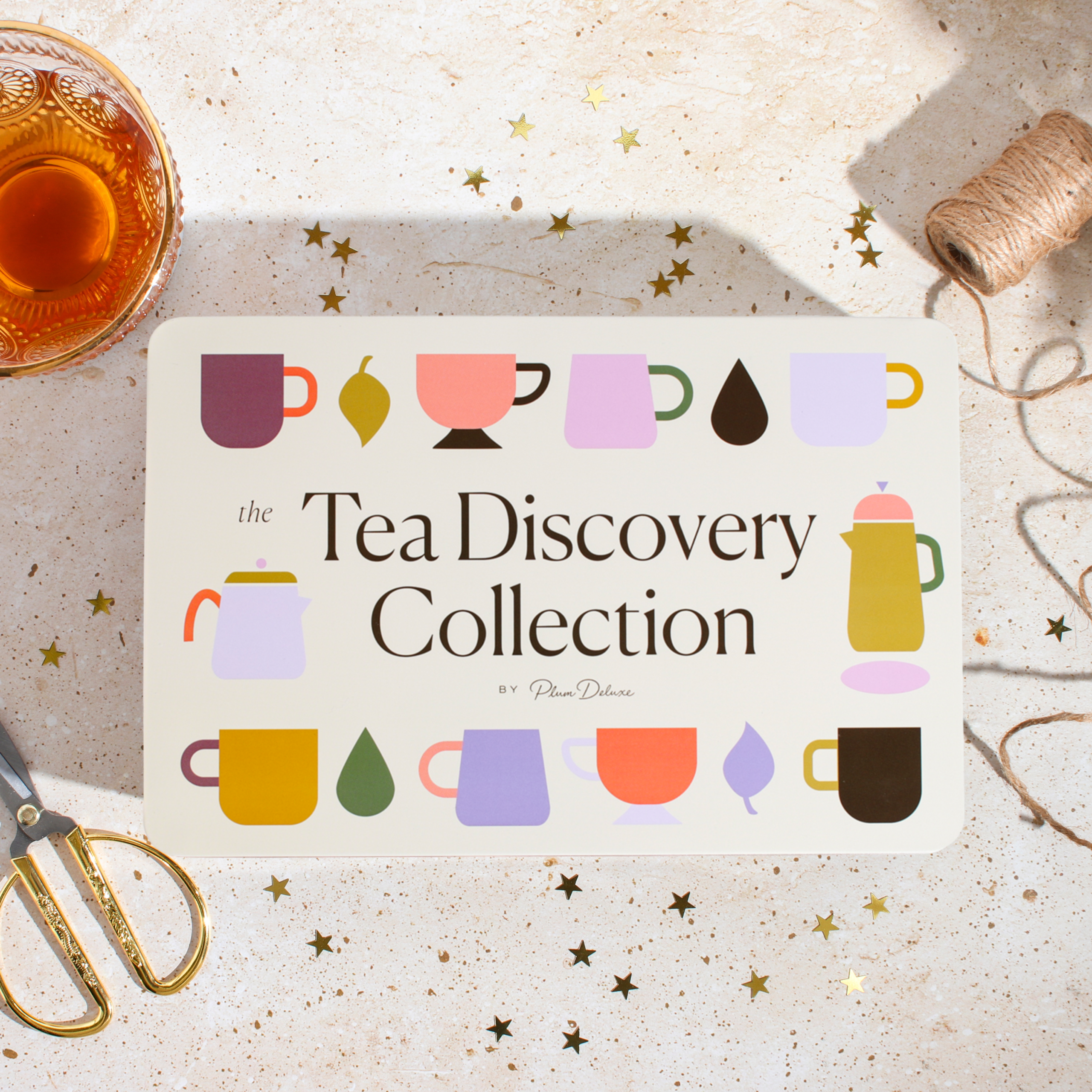 PlumDeluxe_TeaGiftTin_TeaDiscovery_Lifestyle.png