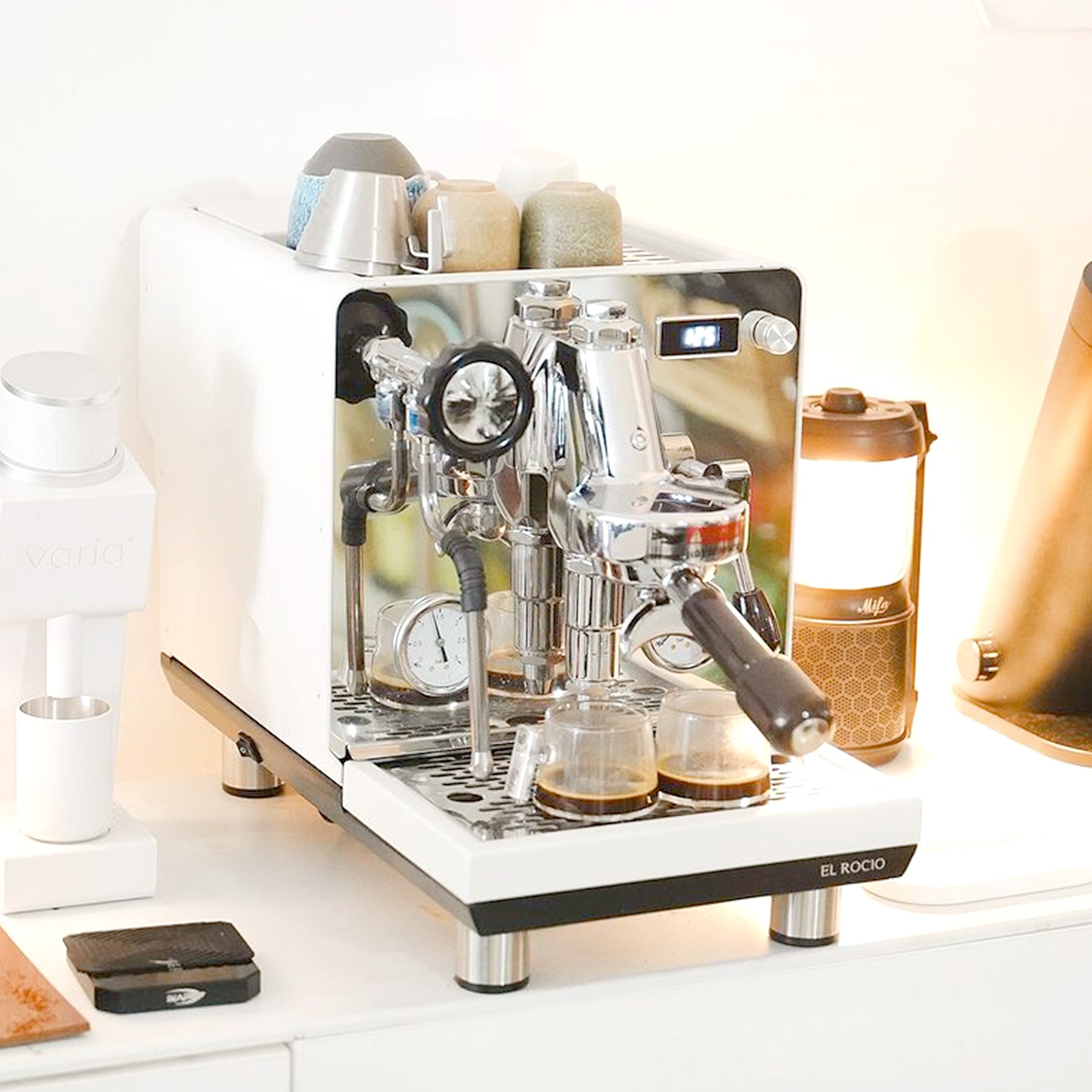 PureOver_EspressoCupSet_Black_Lifestyle3.jpg
