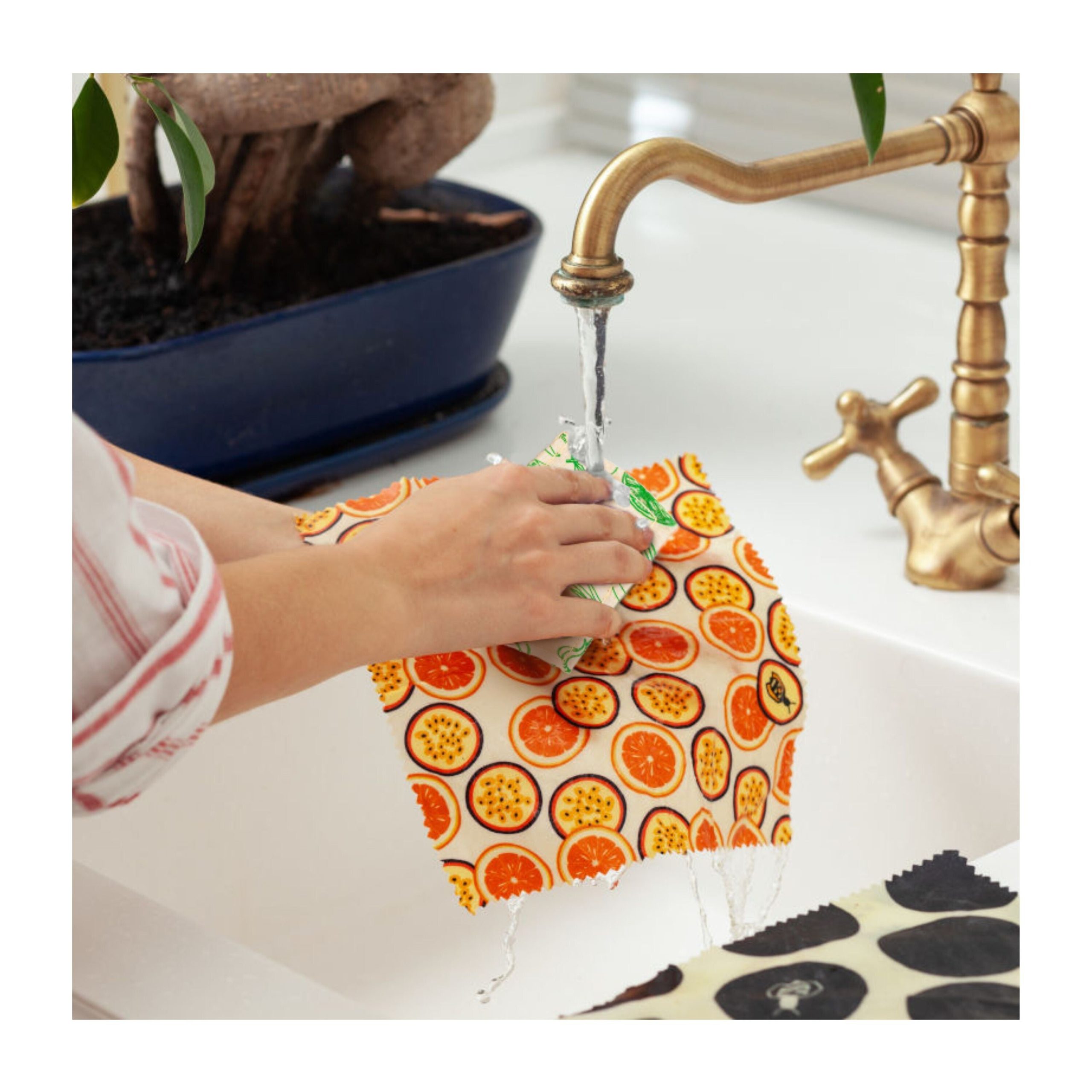 SuperBee_EssentialsBeeswaxWraps_3Pack_Lifestyle_8.jpg