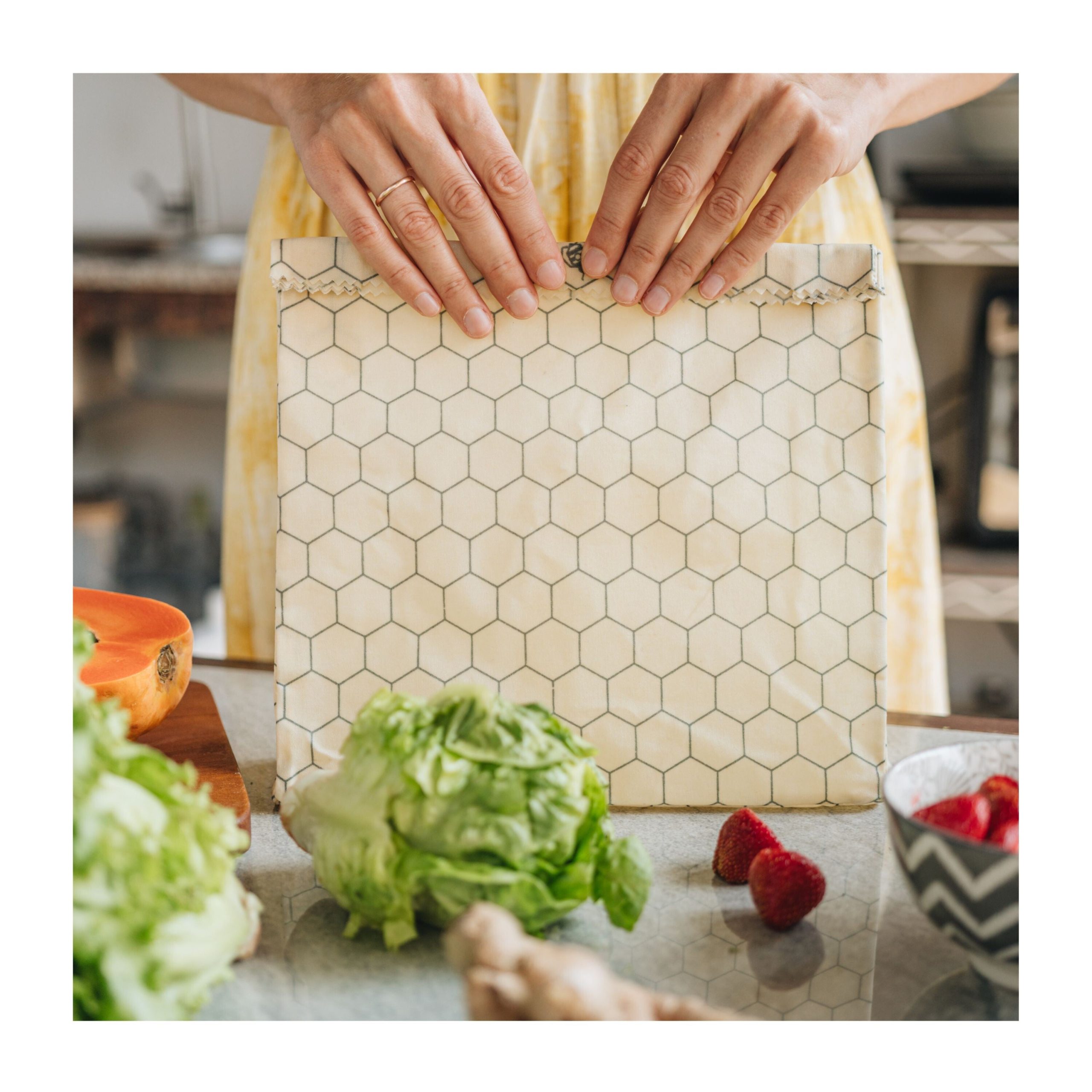 SuperBee_WaxedFoodBag_Medium_Lifestyle_3.jpg